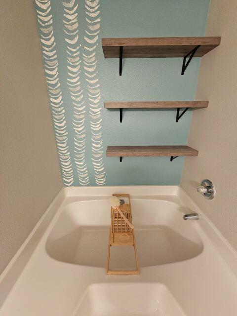 CREETWOODS - Residential Lease