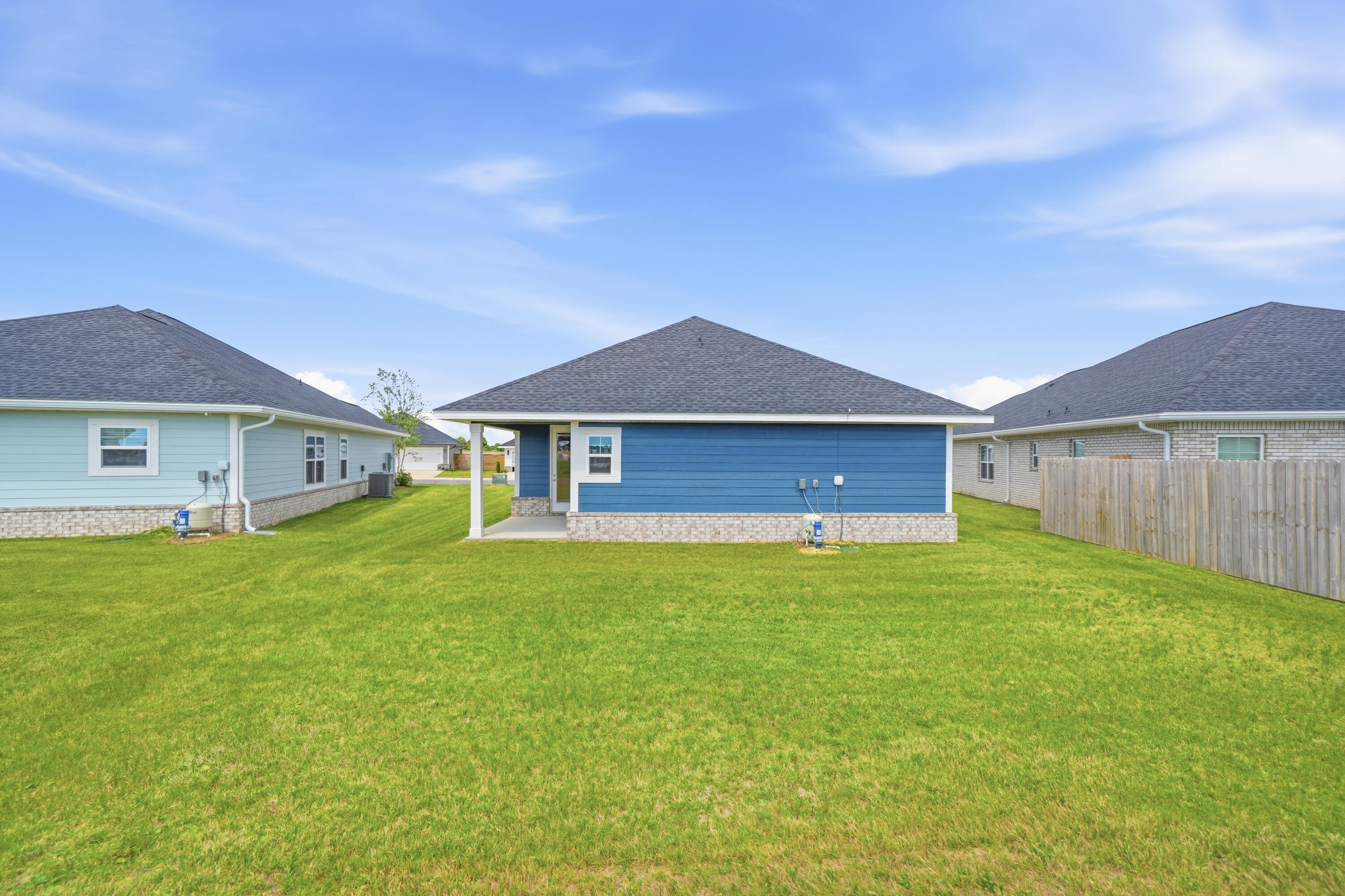 THE BLUFFS AT LAFAYETTE - Residential Lease