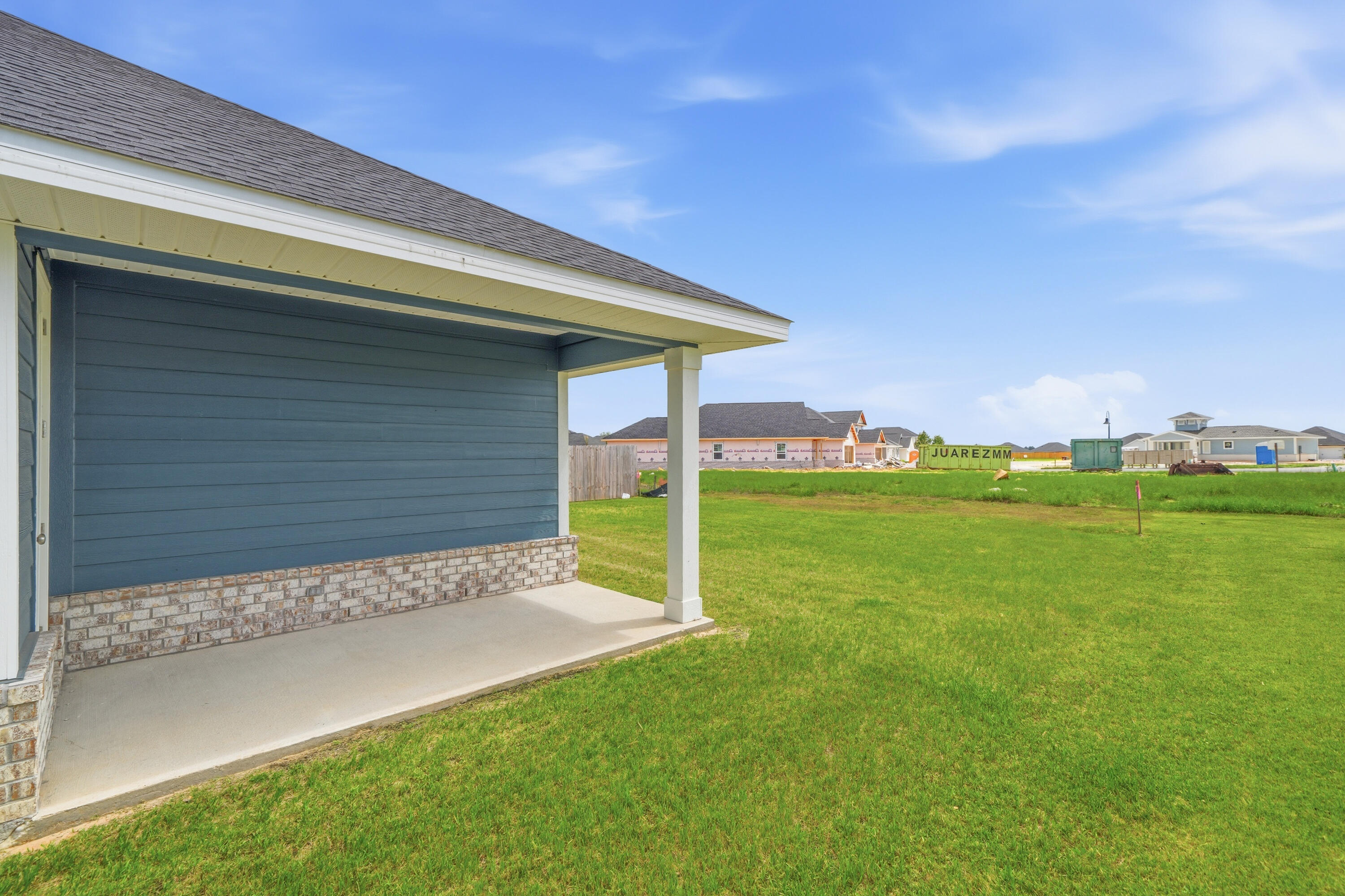 THE BLUFFS AT LAFAYETTE - Residential Lease