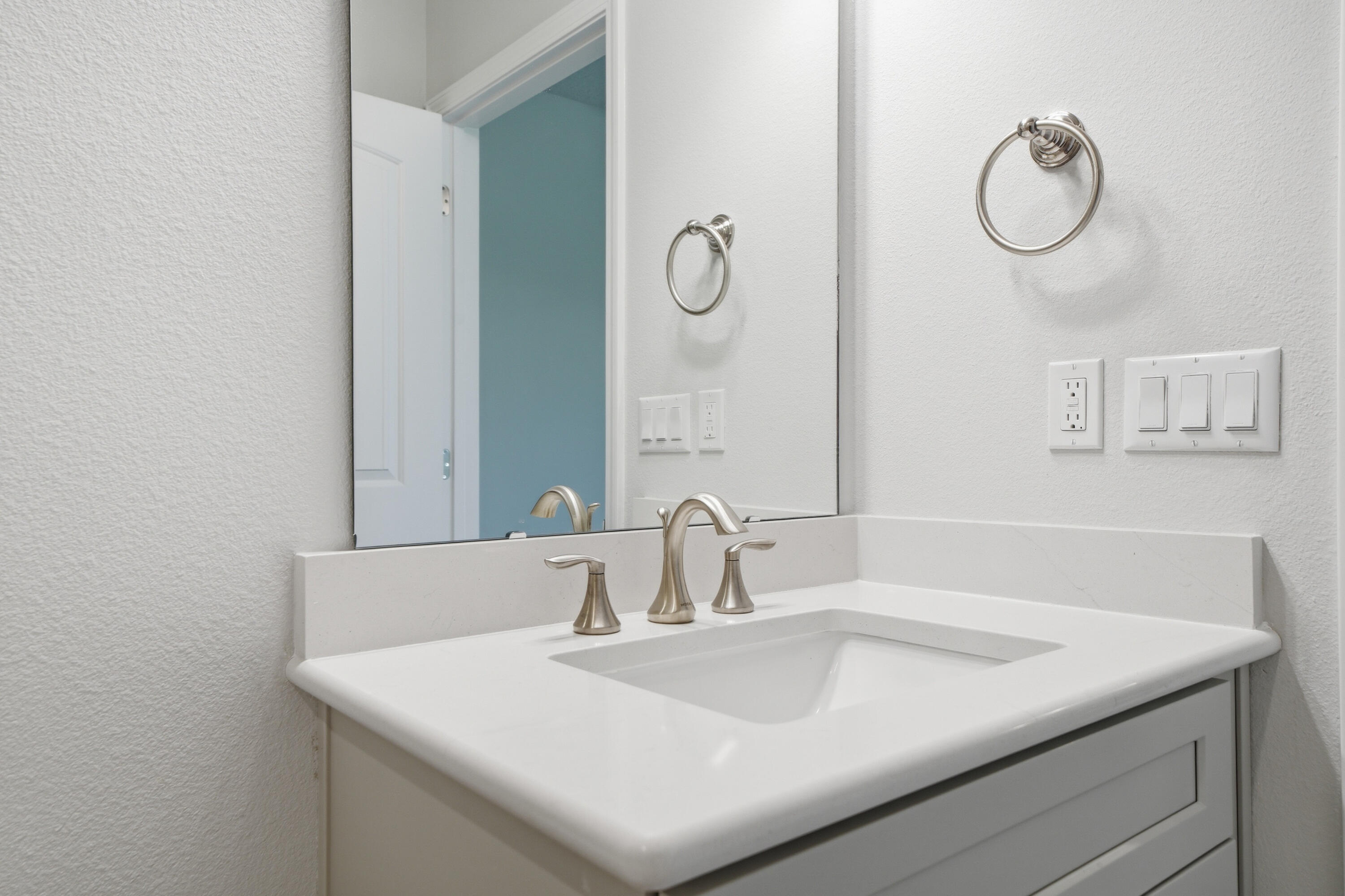 THE BLUFFS AT LAFAYETTE - Residential Lease