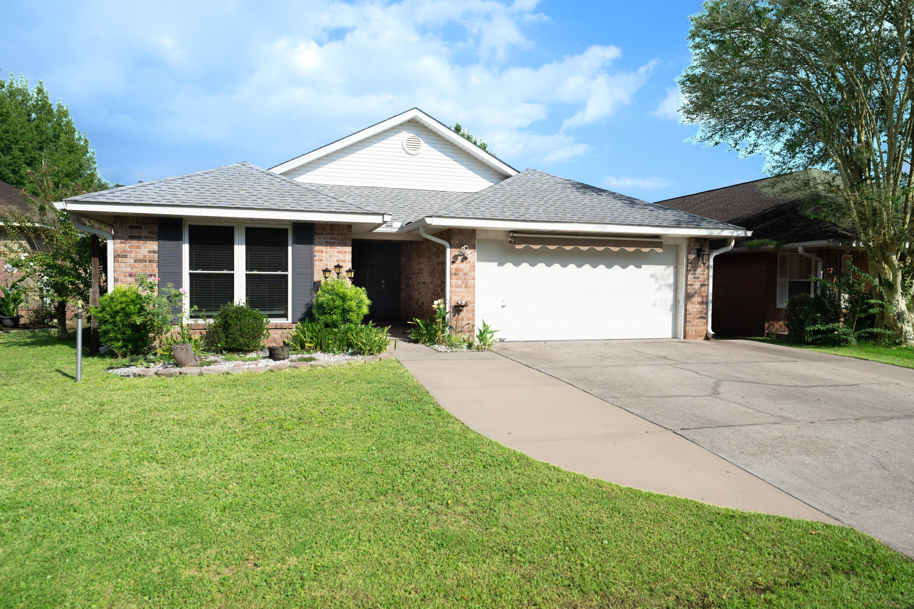 1739 Ivalea Circle