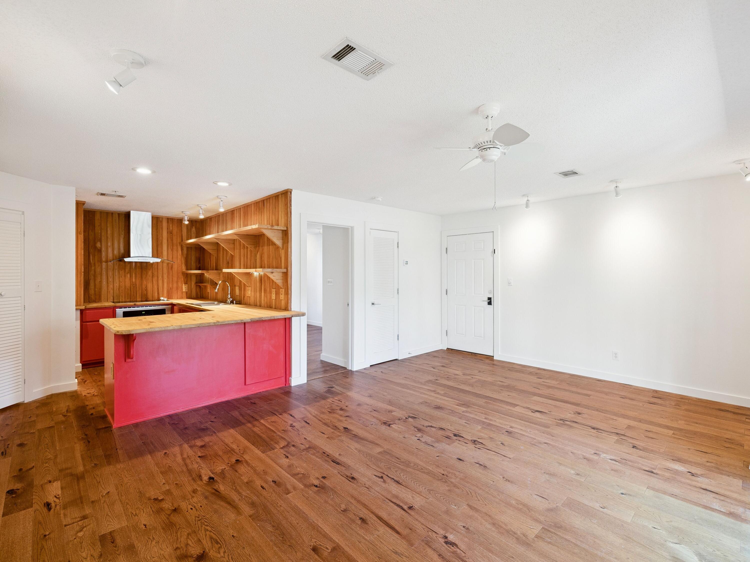 ROLLIN TIDE VILLAS - Residential