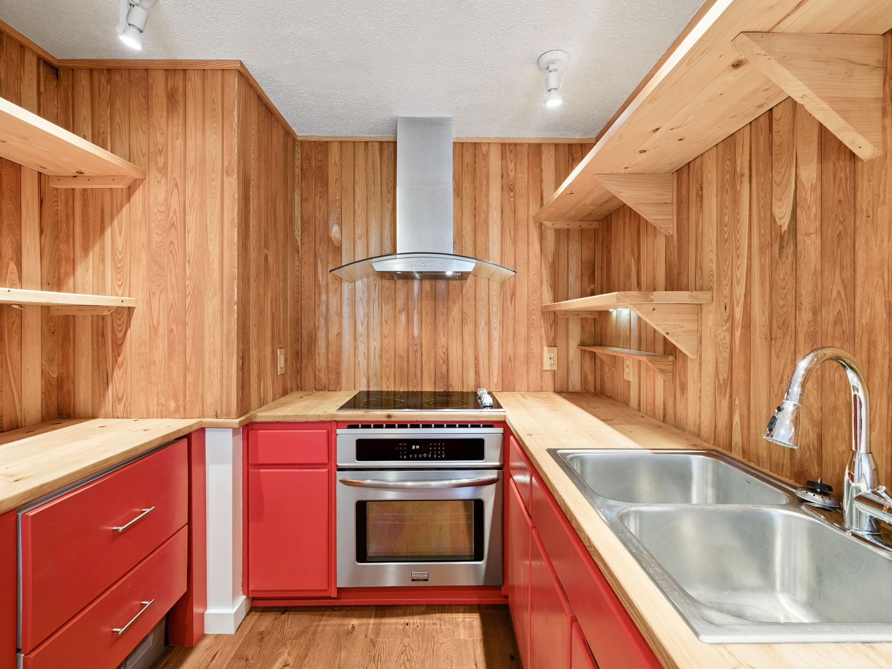 ROLLIN TIDE VILLAS - Residential