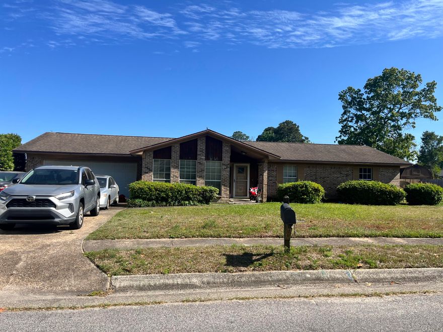 Well-positioned 3-bedroom, 2-bath home with 1,521 square feet in Fort Walton Beach, offering a compelling value opportunity. Priced at $269,900, this property provides a clear path to equity with nearby renovated homes reaching approximately $350,000. A strong option for those looking to renovate, invest, or customize.