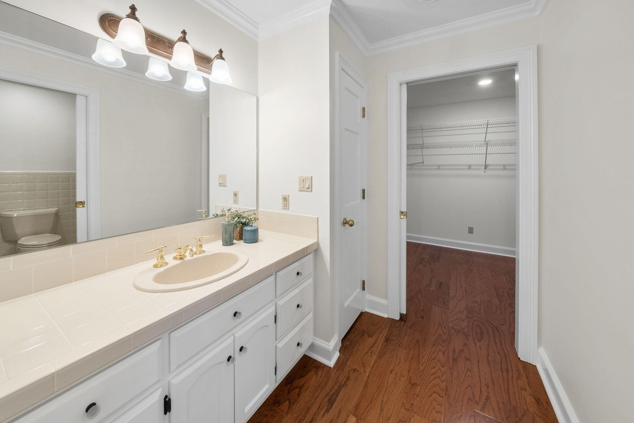 KINGS POINT - Residential
