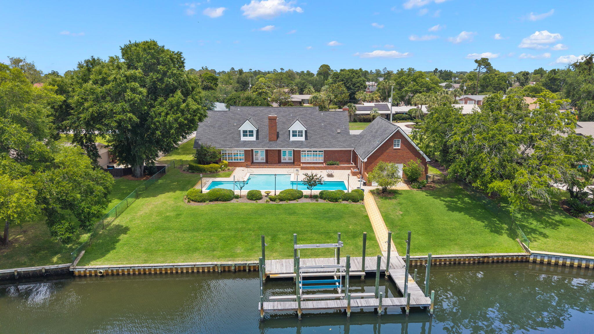 KINGS POINT - Residential