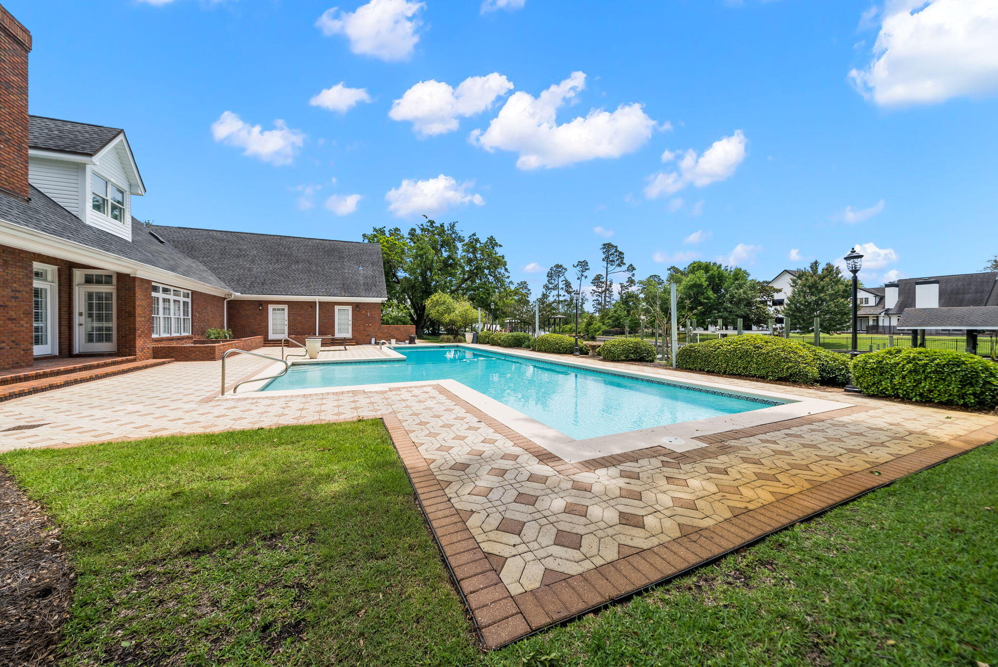 KINGS POINT - Residential