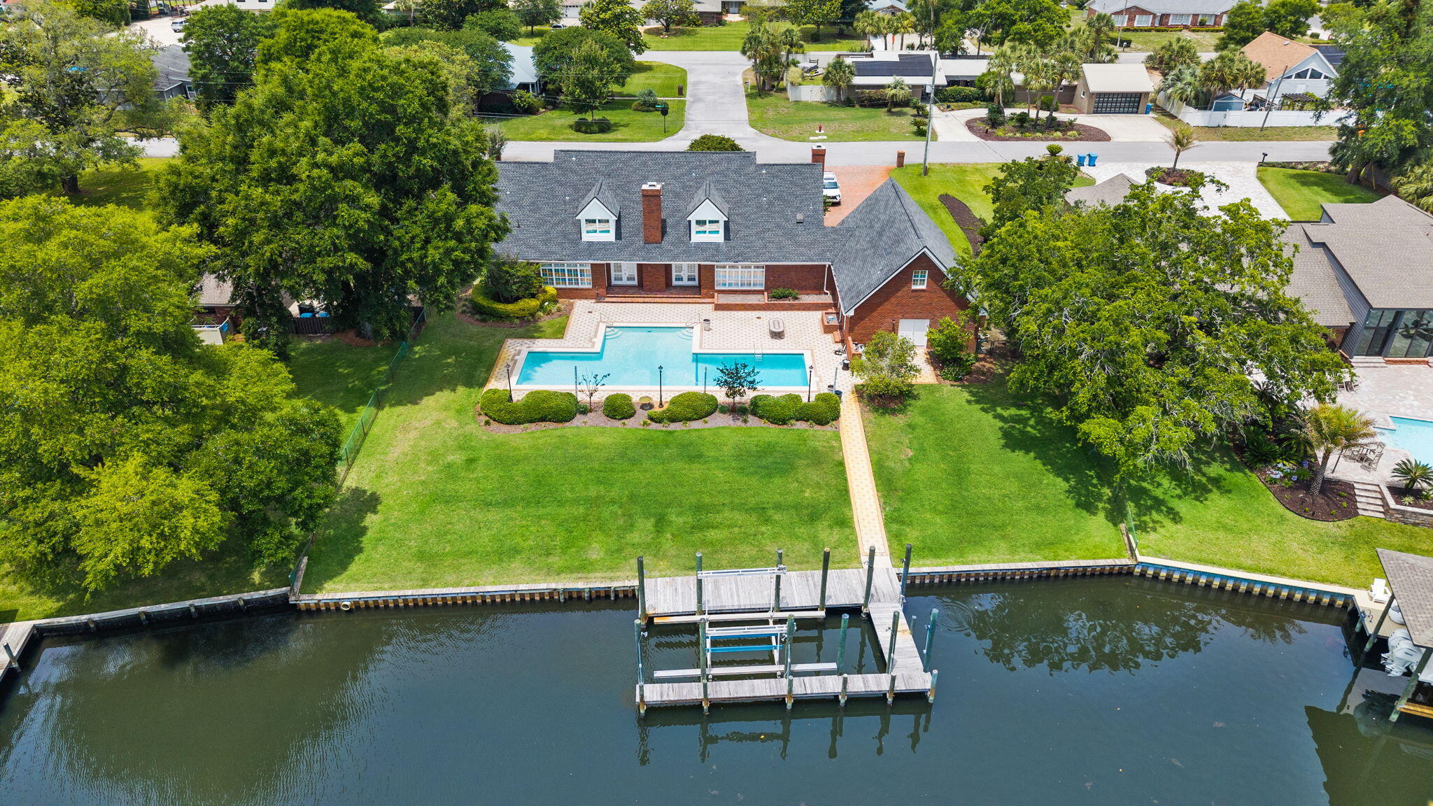 KINGS POINT - Residential