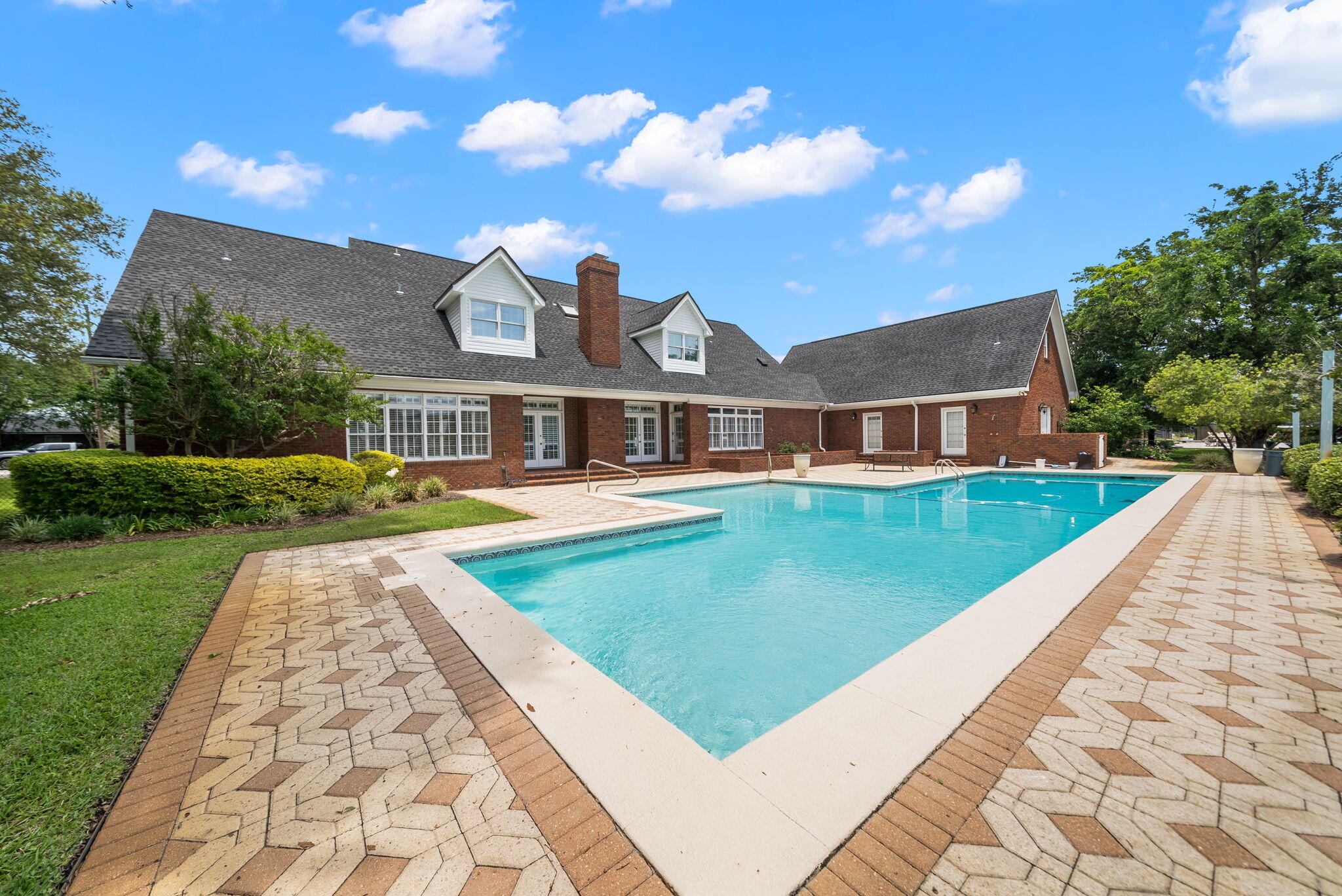 KINGS POINT - Residential