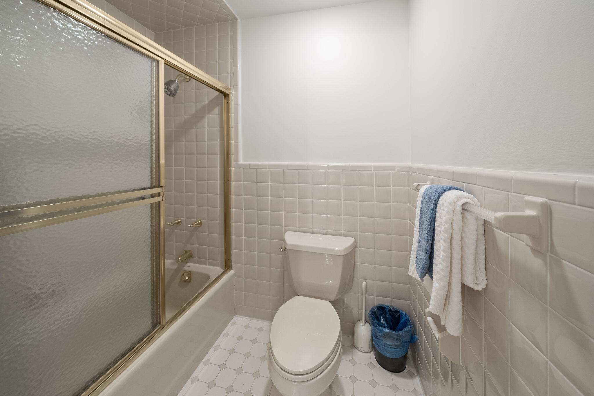 KINGS POINT - Residential