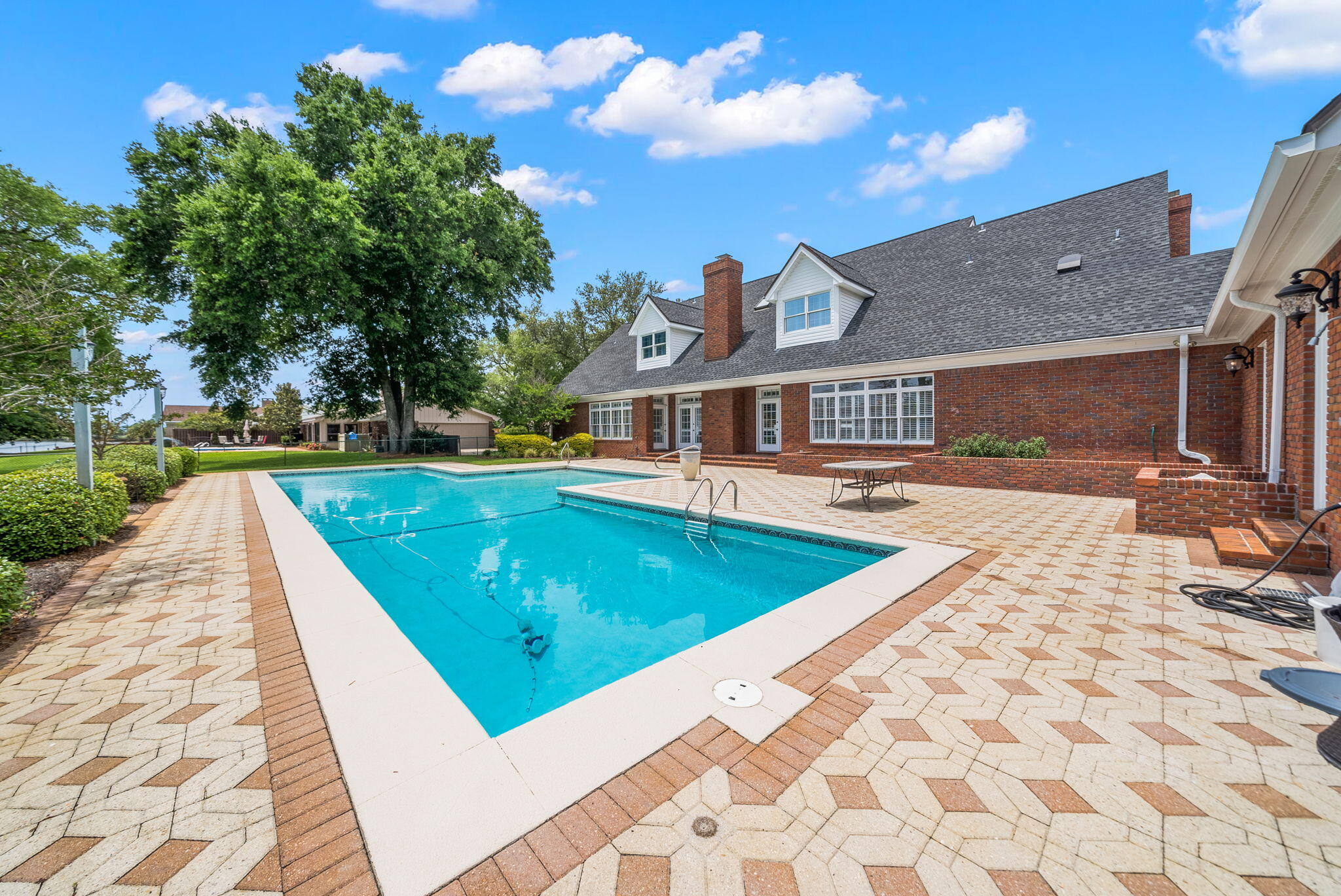 KINGS POINT - Residential