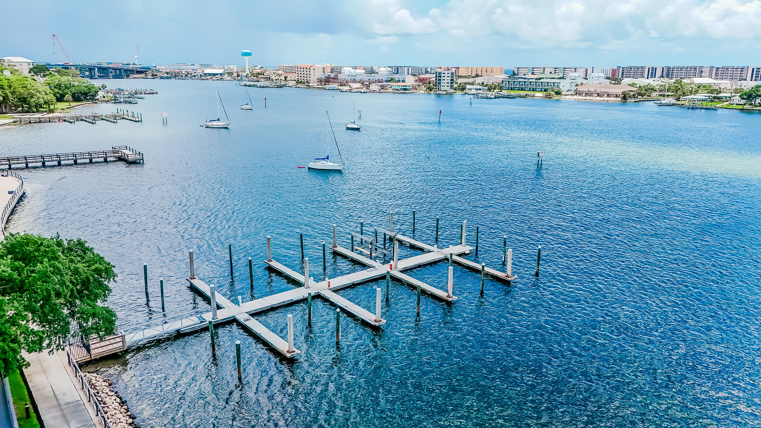 INDIANOLA ON THE WATER - Residential