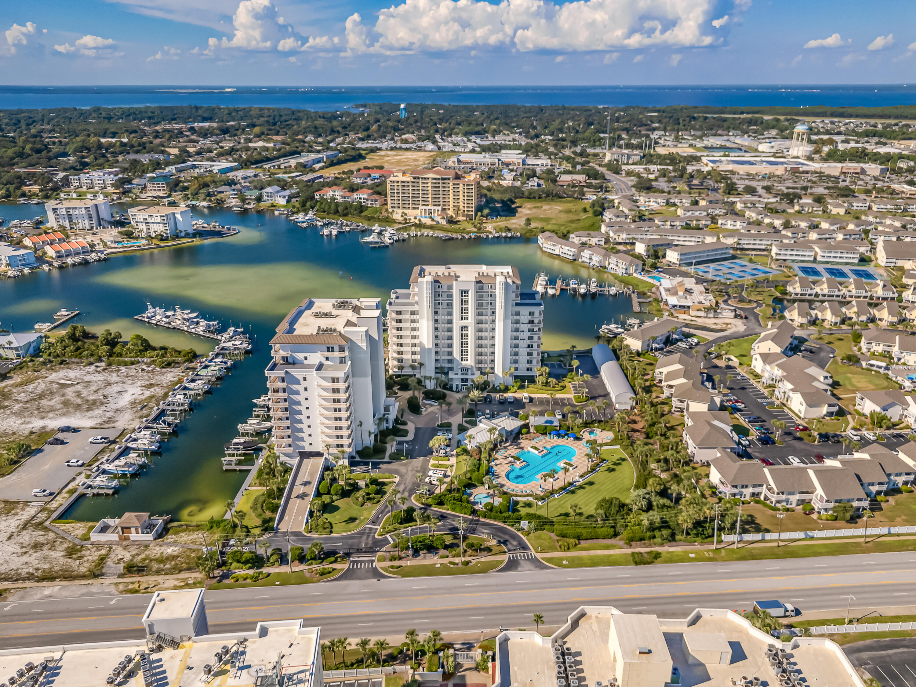 HARBOR LANDING - Residential