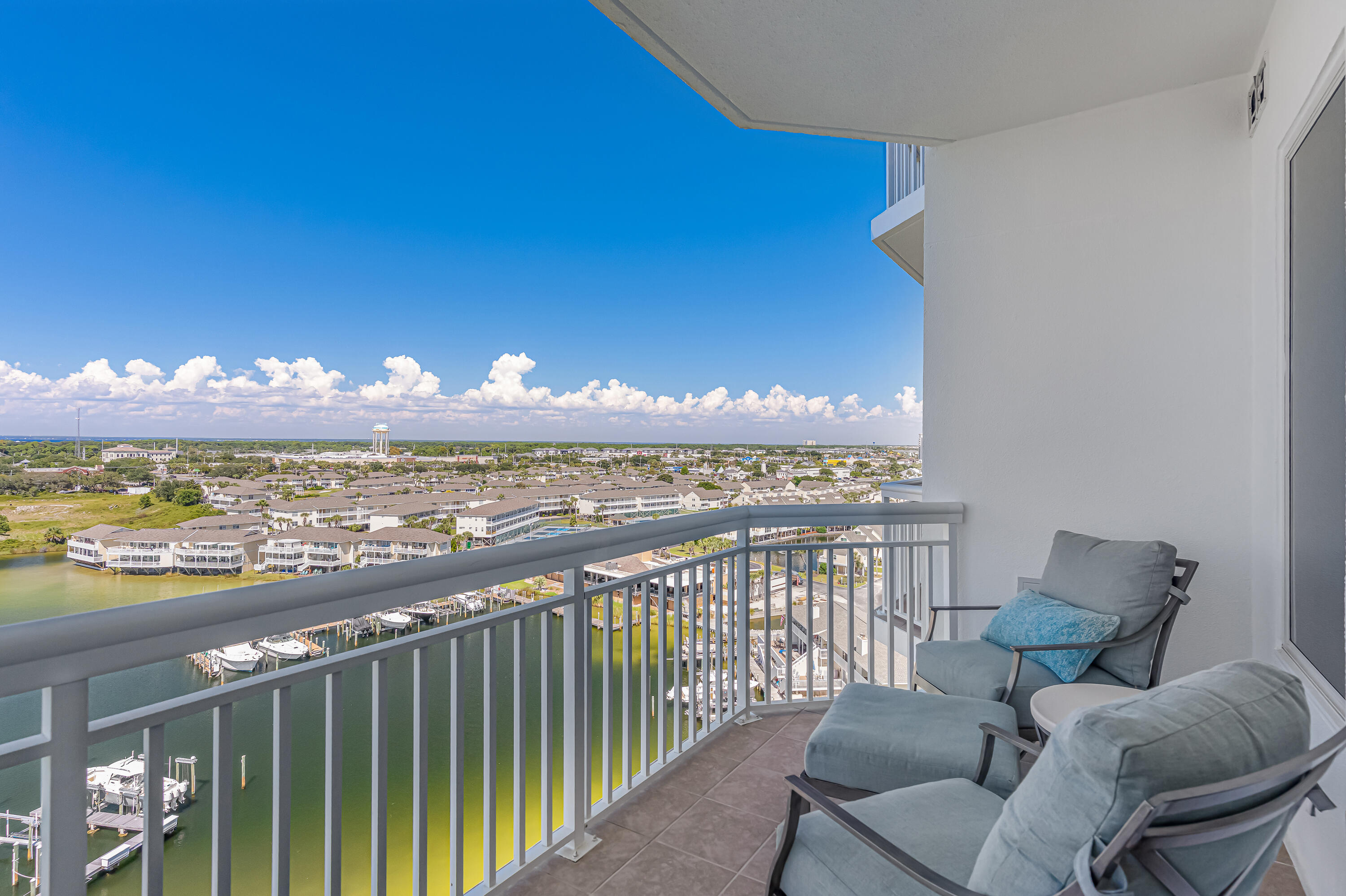 HARBOR LANDING - Residential