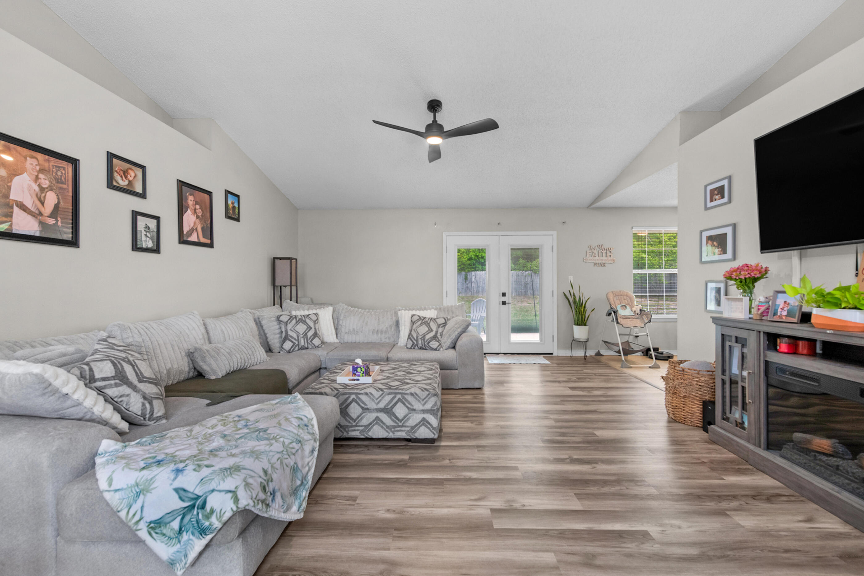 COUNTRYVIEW ESTATES 4TH ADDN - Residential