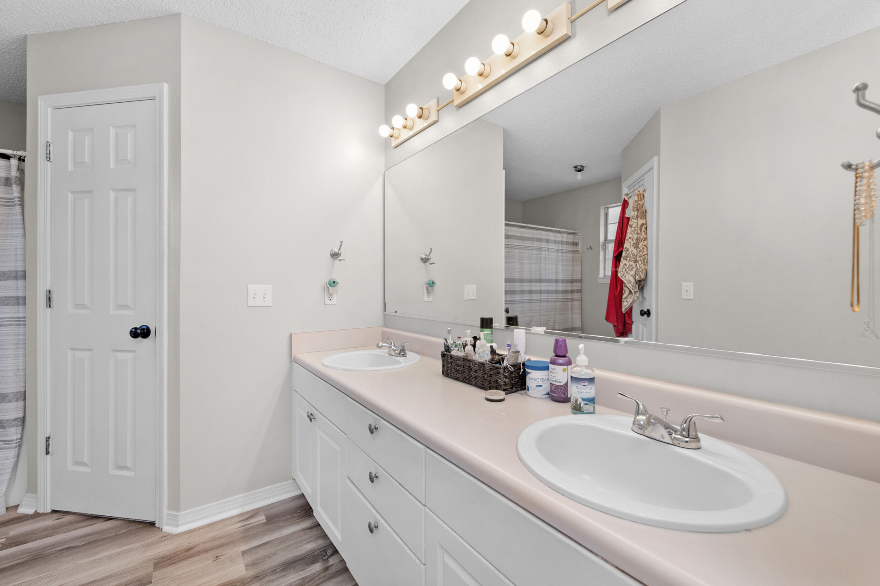 COUNTRYVIEW ESTATES 4TH ADDN - Residential