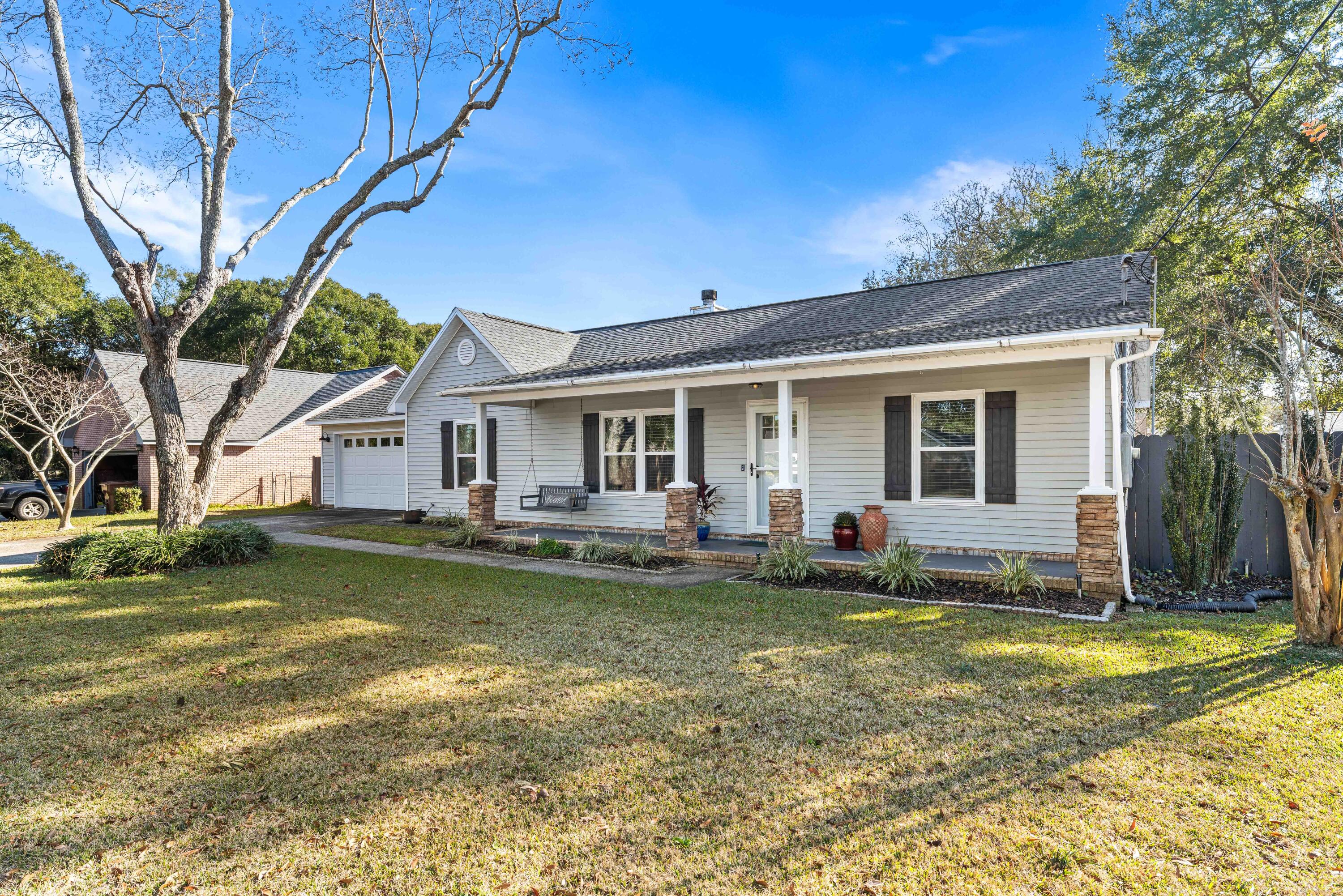 COUNTRY BREEZE ESTATES - Residential