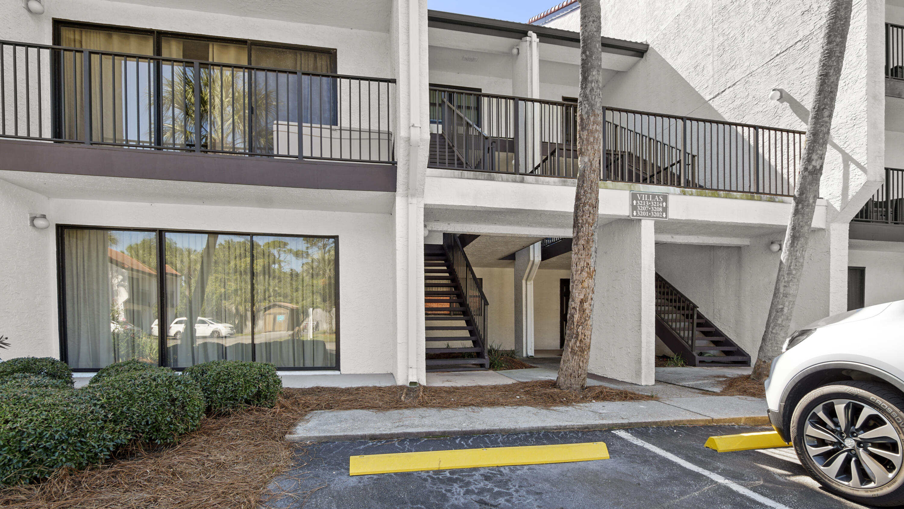 Edgewater Beachview Villas - Residential