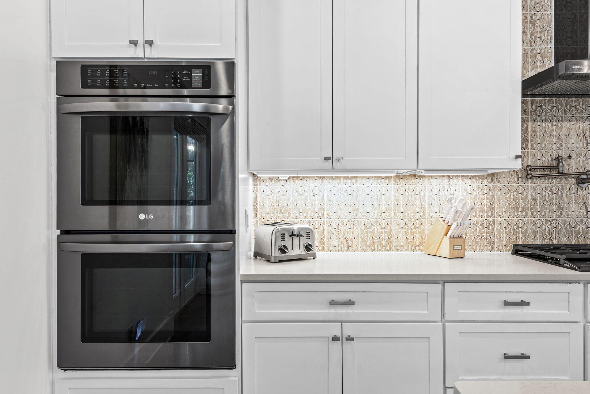 COTTAGES AT EASTERN LAKE - Residential