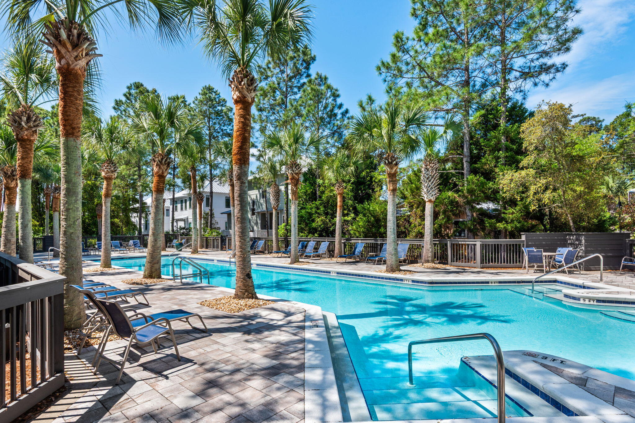 COTTAGES AT EASTERN LAKE - Residential