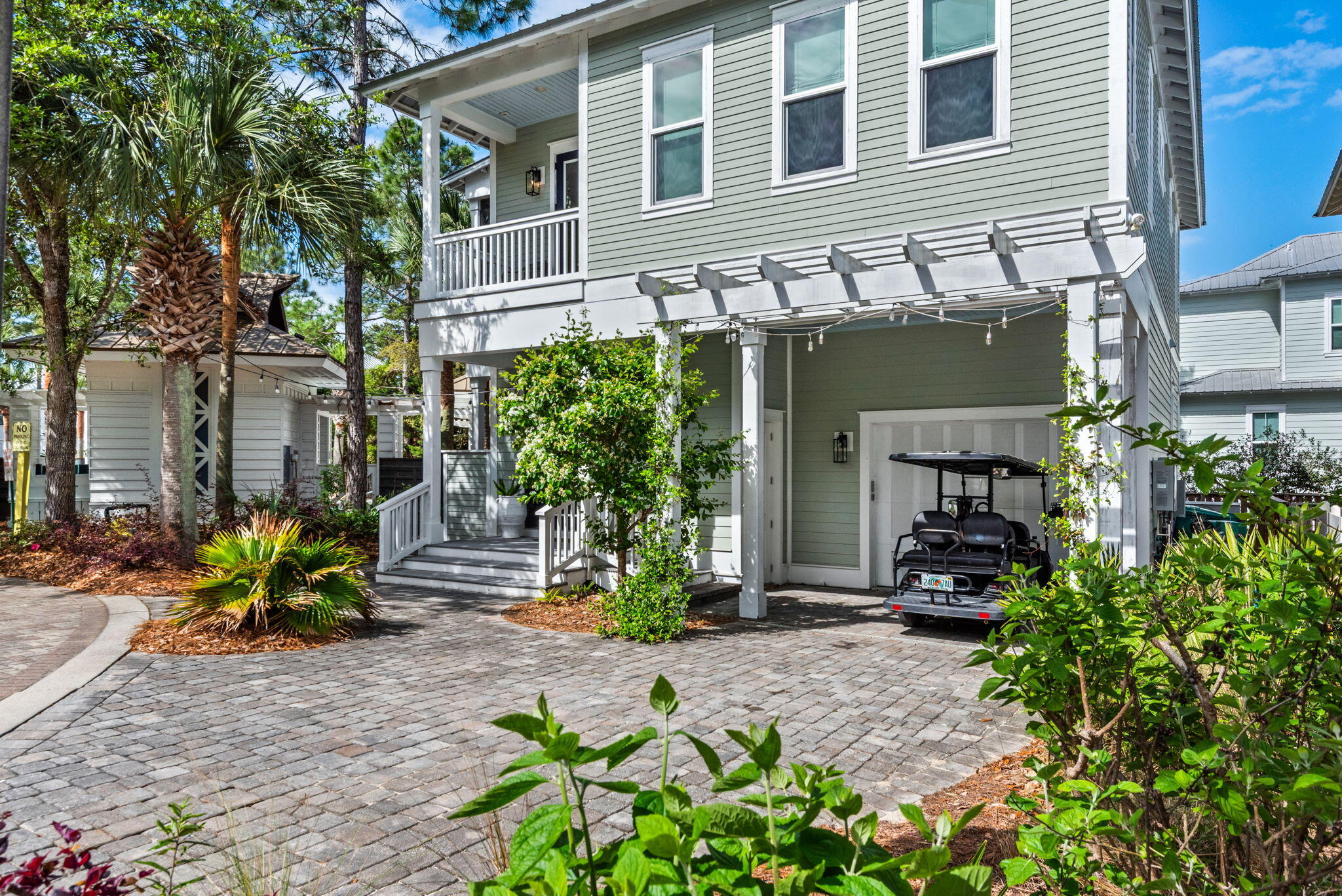 COTTAGES AT EASTERN LAKE - Residential