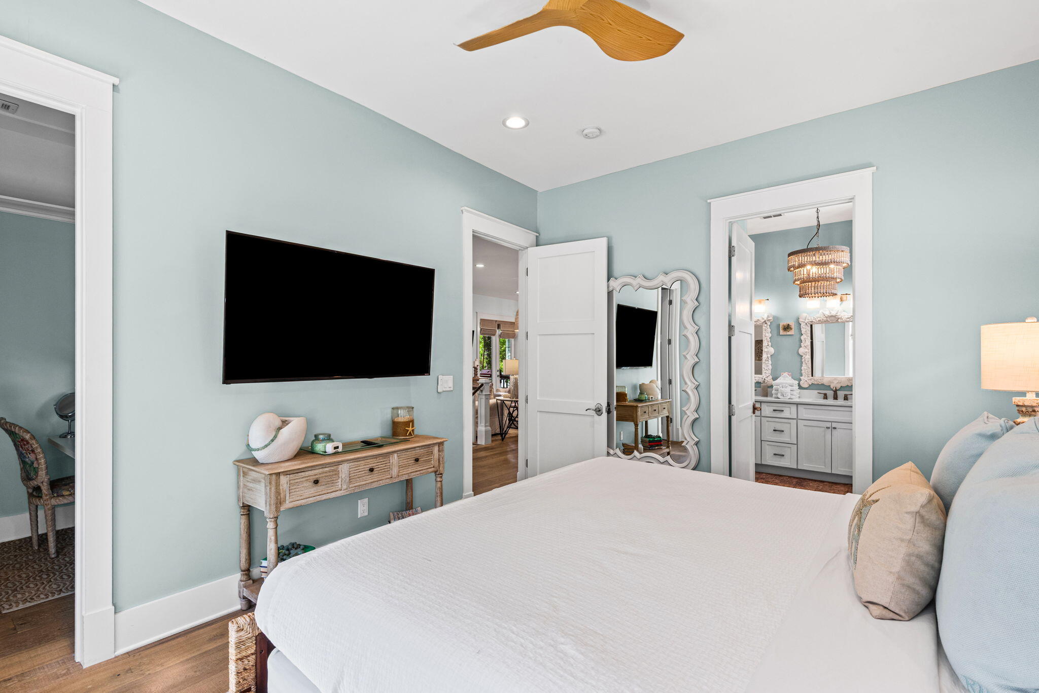 COTTAGES AT EASTERN LAKE - Residential