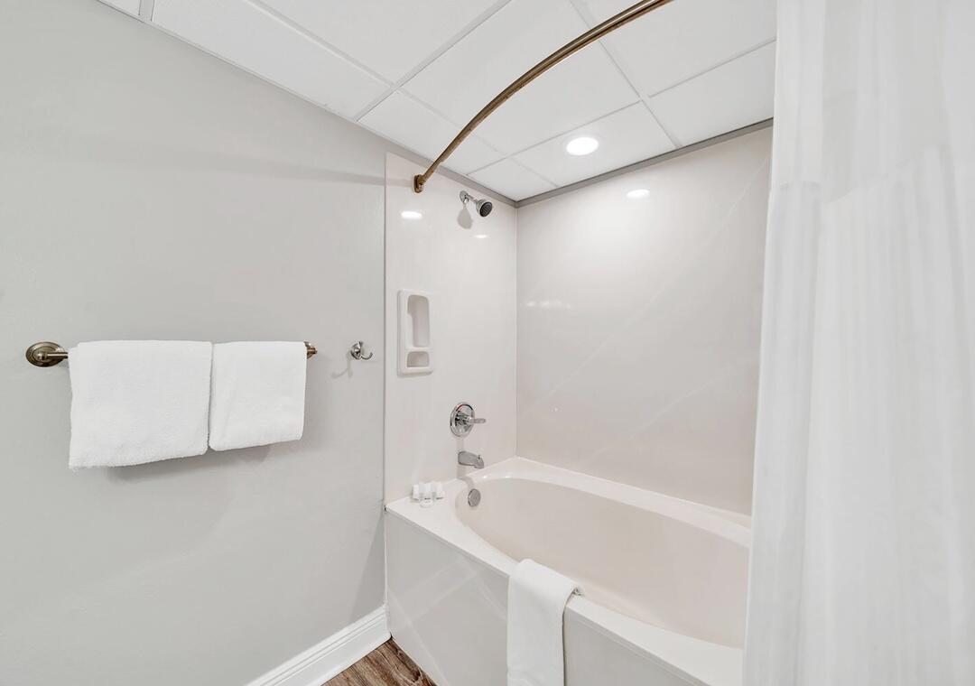 EMERALD BEACH PH 4 - Residential