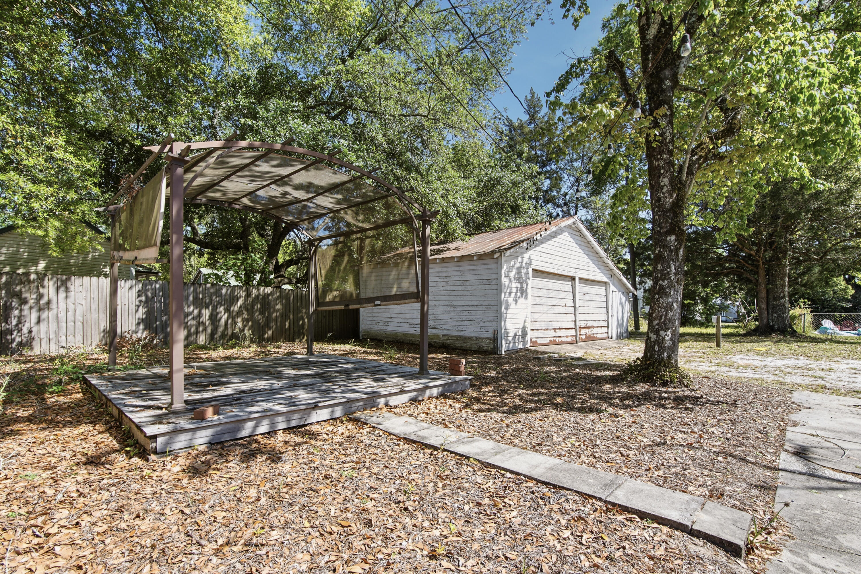 TOWN OF DEFUNIAK SPRINGS - Residential