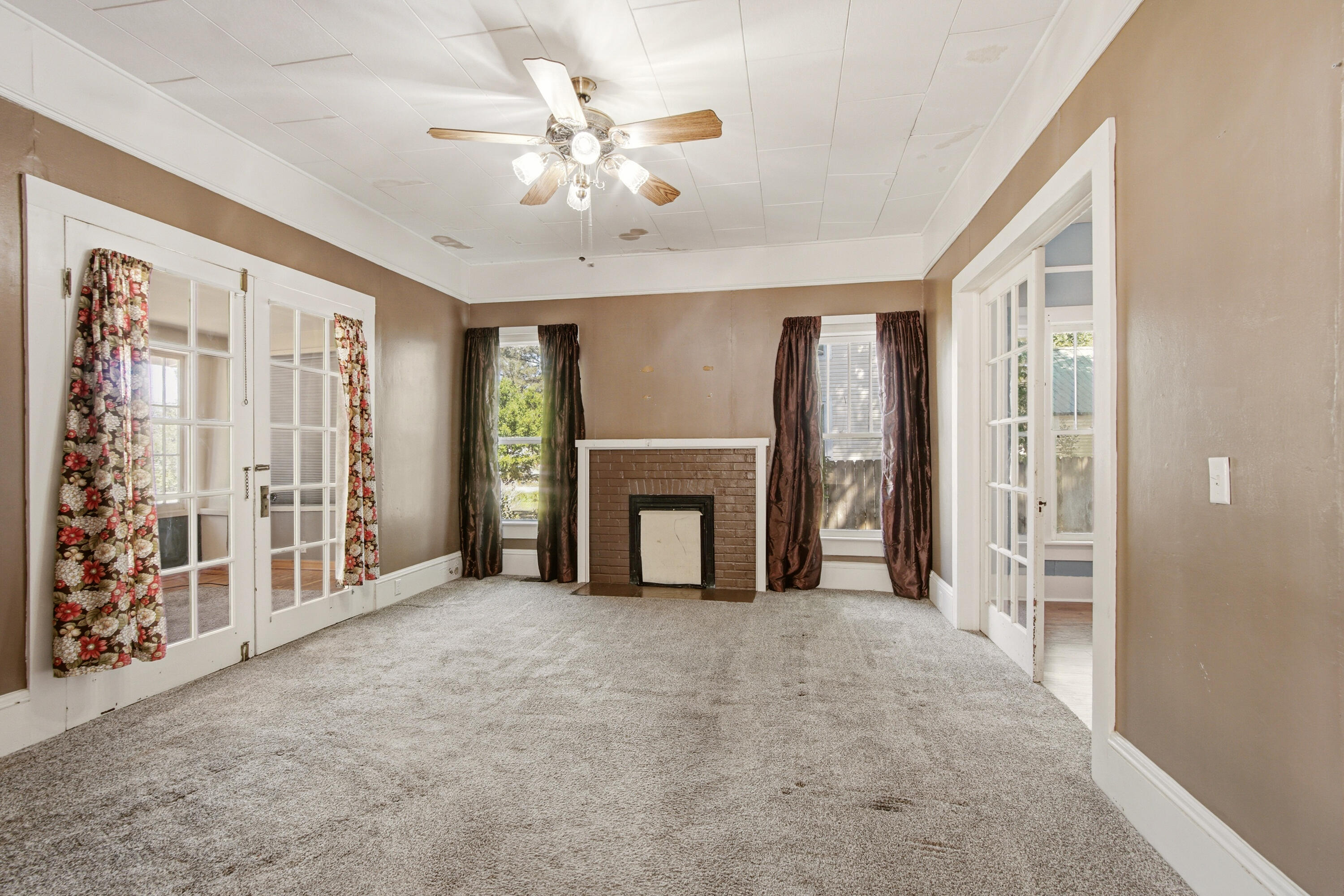 TOWN OF DEFUNIAK SPRINGS - Residential