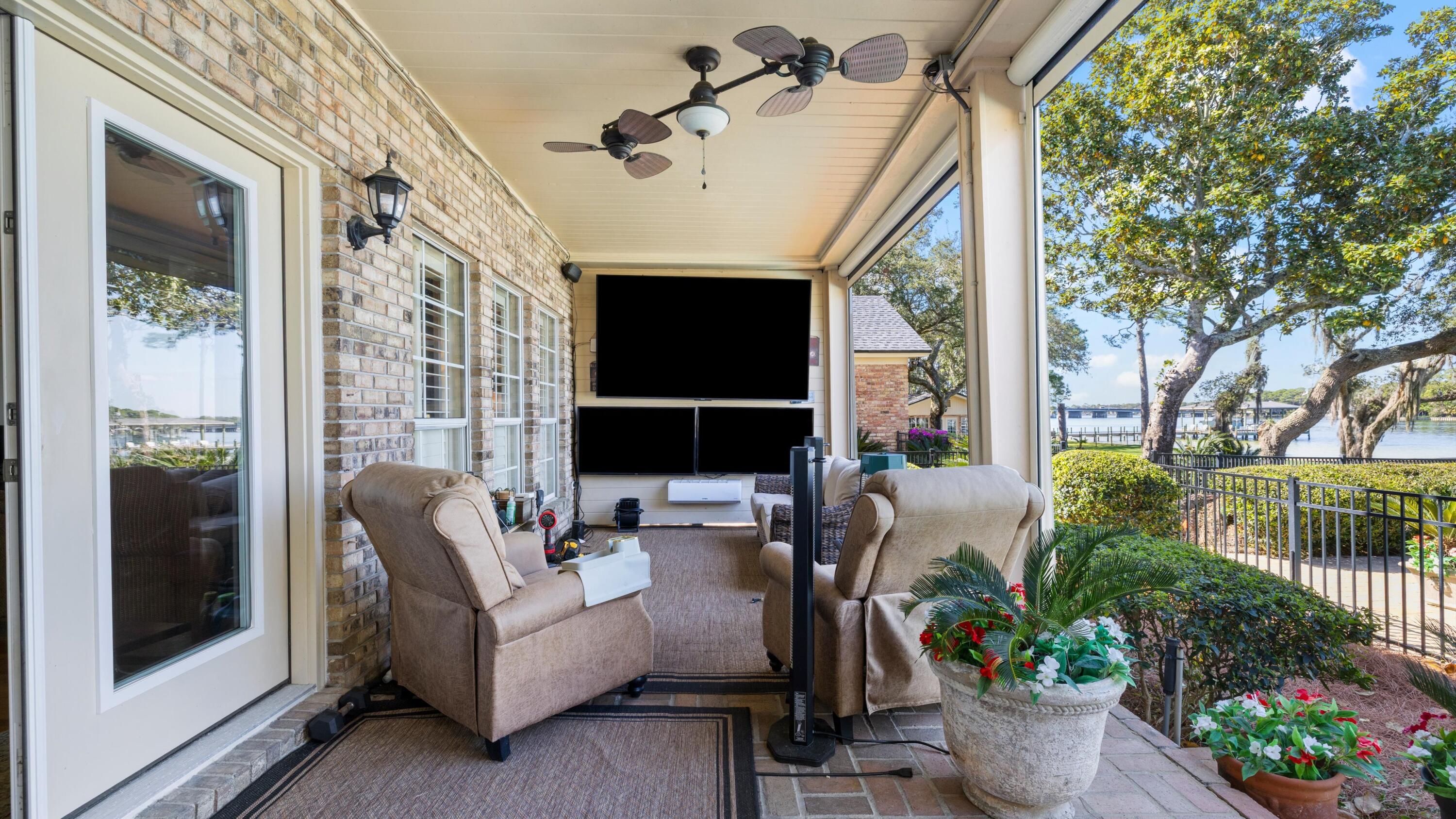 HUGHES ESTATES 1ST ADDN - Residential