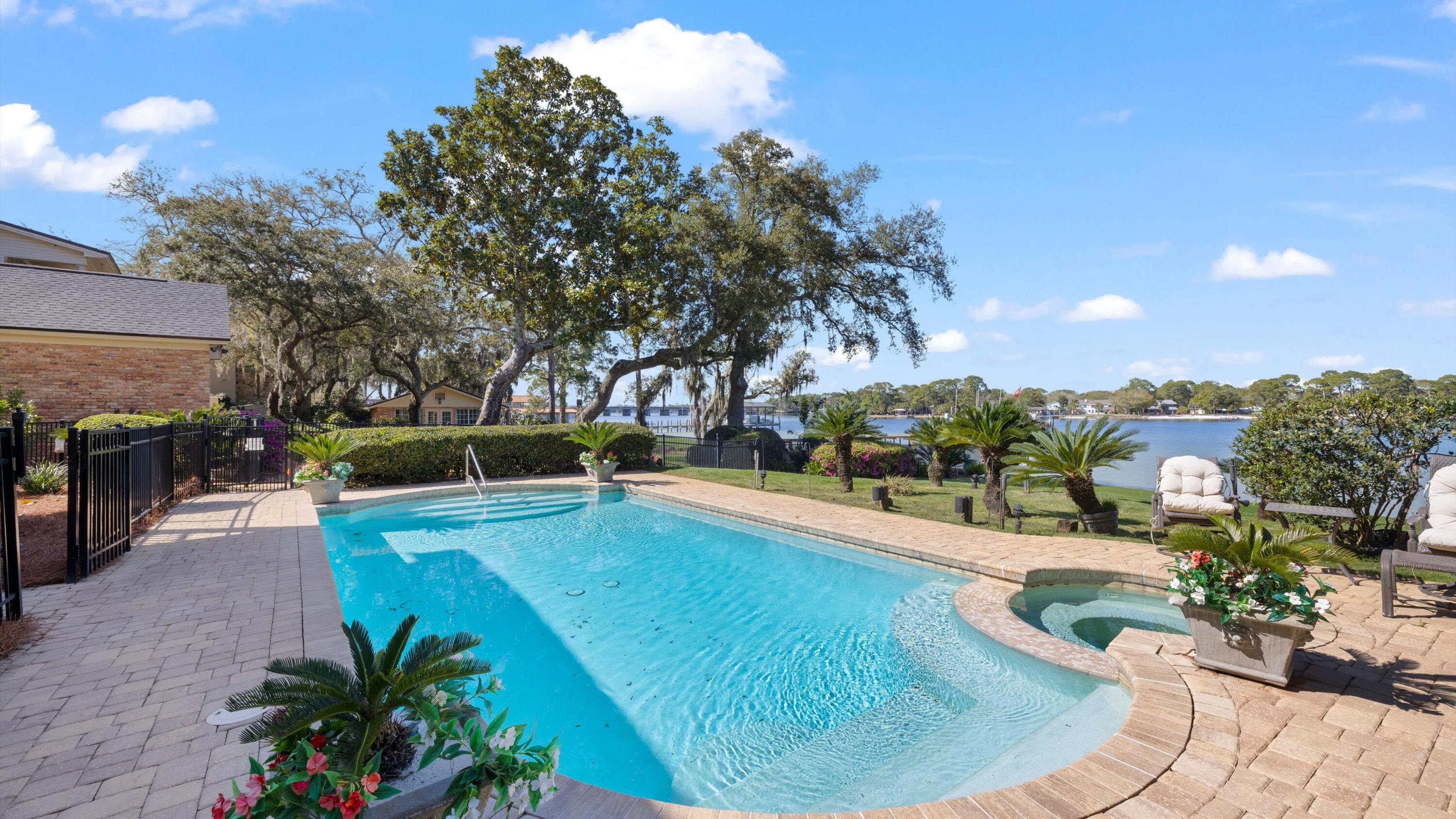 HUGHES ESTATES 1ST ADDN - Residential