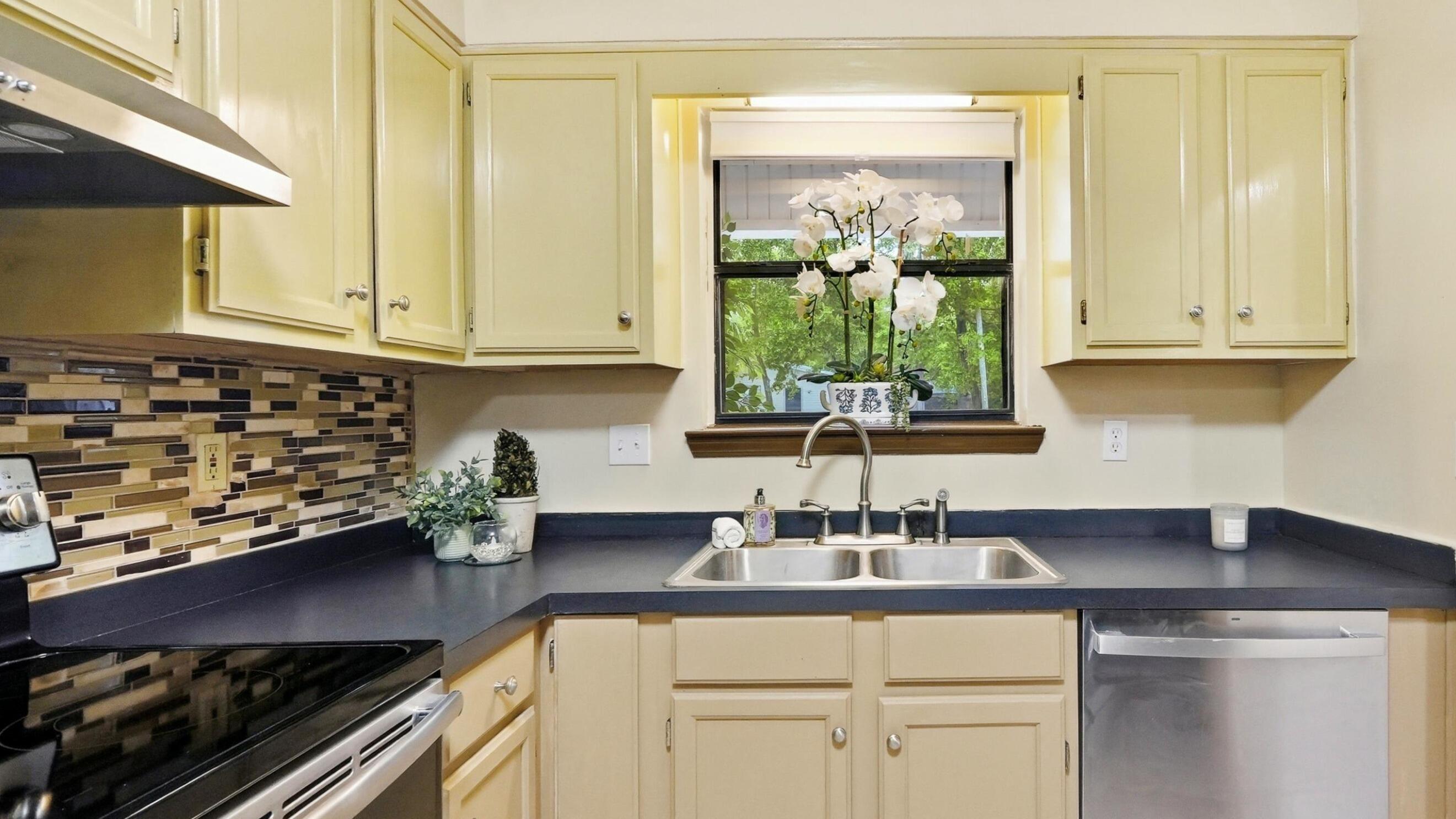 MONTAGE MANOR RE/PLAT LOT 46 - Residential
