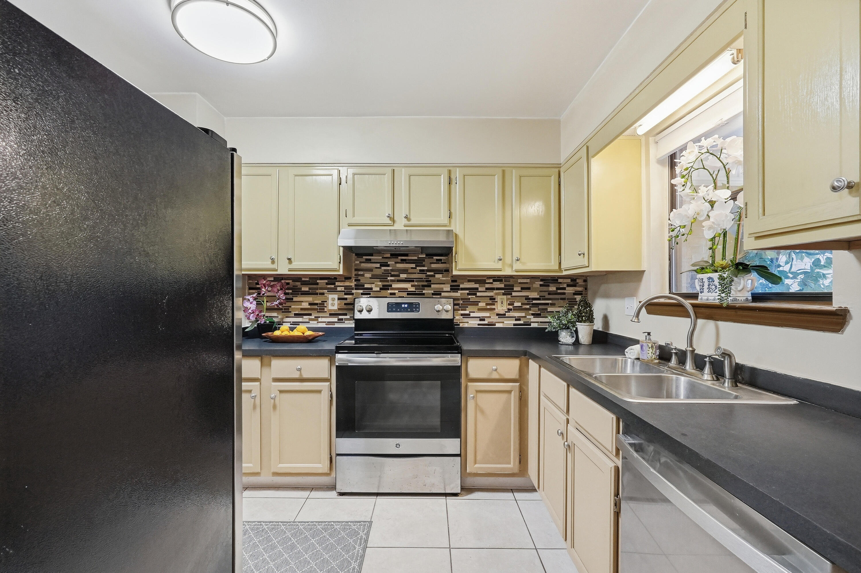 MONTAGE MANOR RE/PLAT LOT 46 - Residential