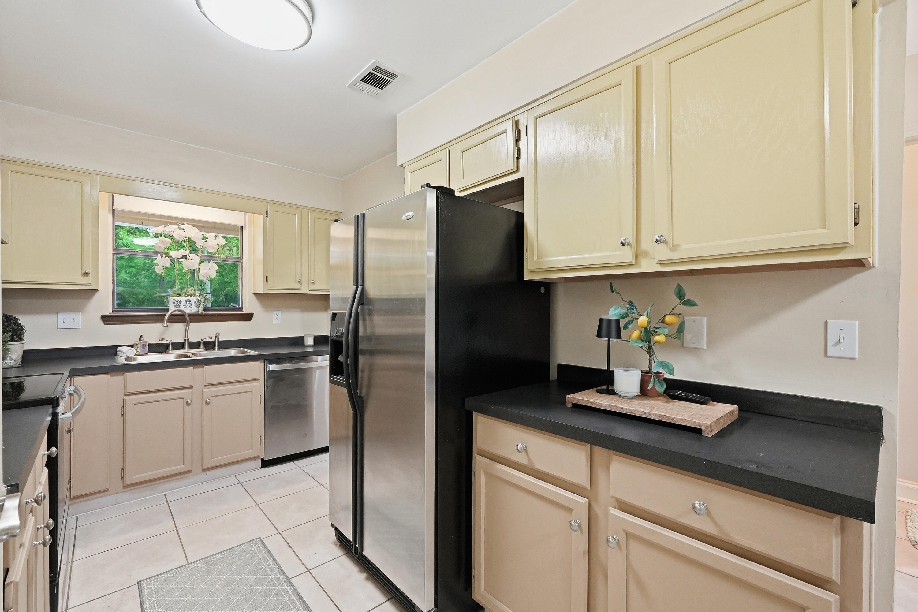 MONTAGE MANOR RE/PLAT LOT 46 - Residential