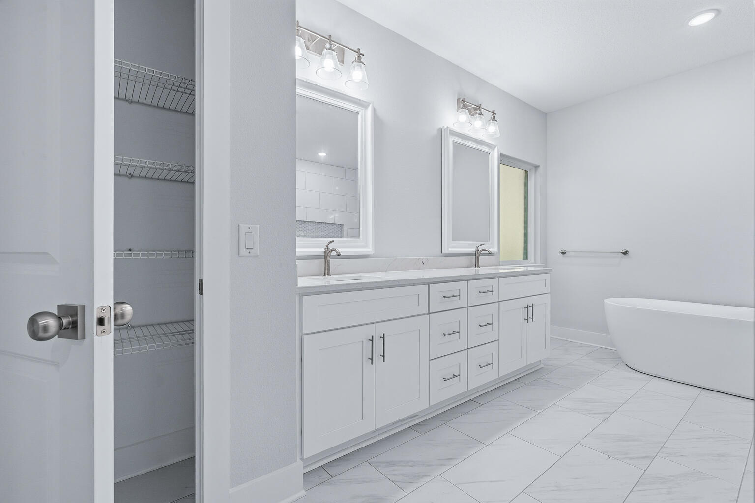 HOLLEY BY THE SEA - Residential