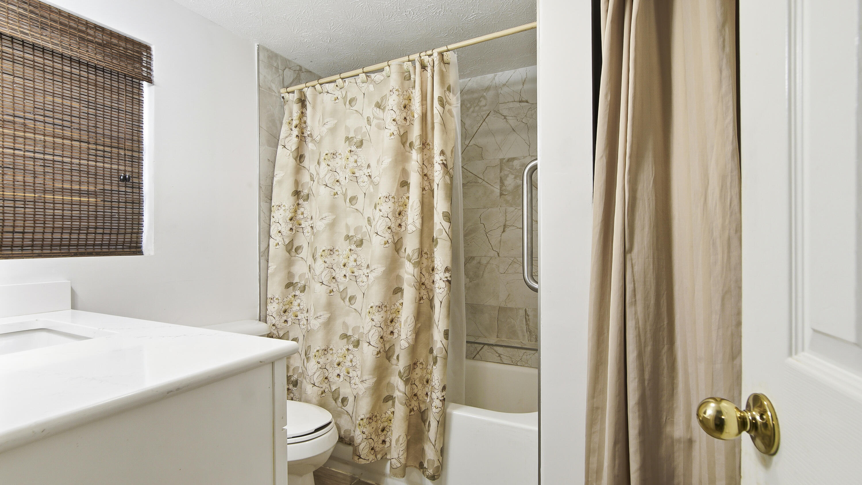 LAGUNA BEACH ESTATES 9TH ADDN - Residential