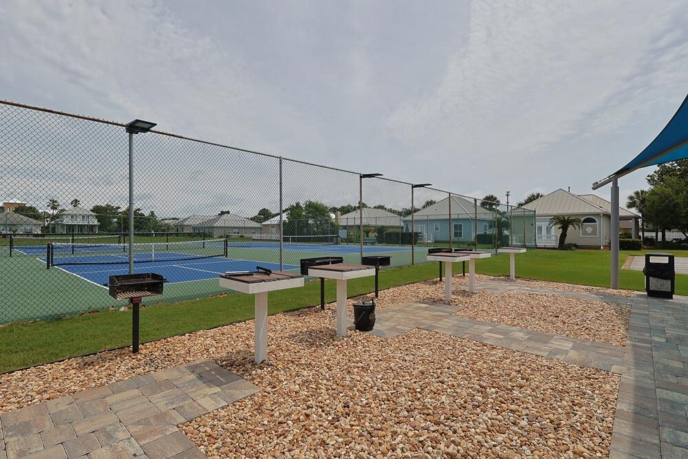 MARAVILLA CONDO 2 - Residential