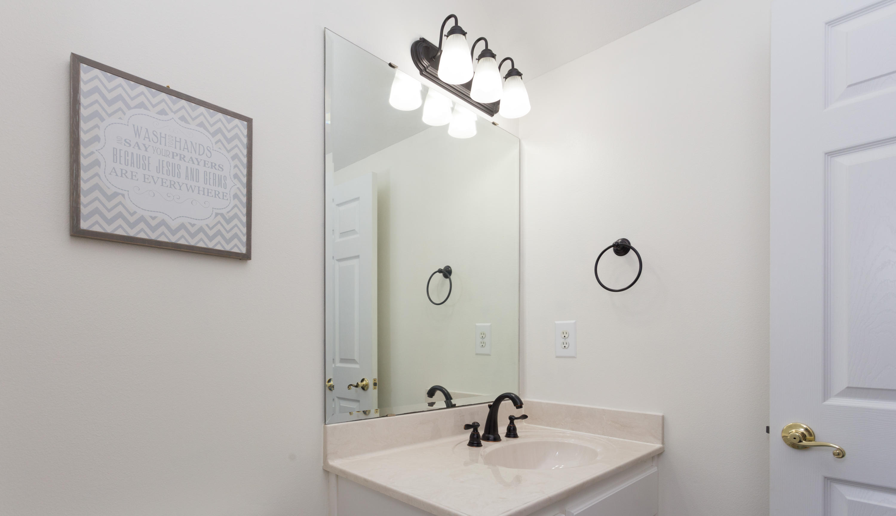 KENNEDY LAKE (UNRECORDED) - Residential