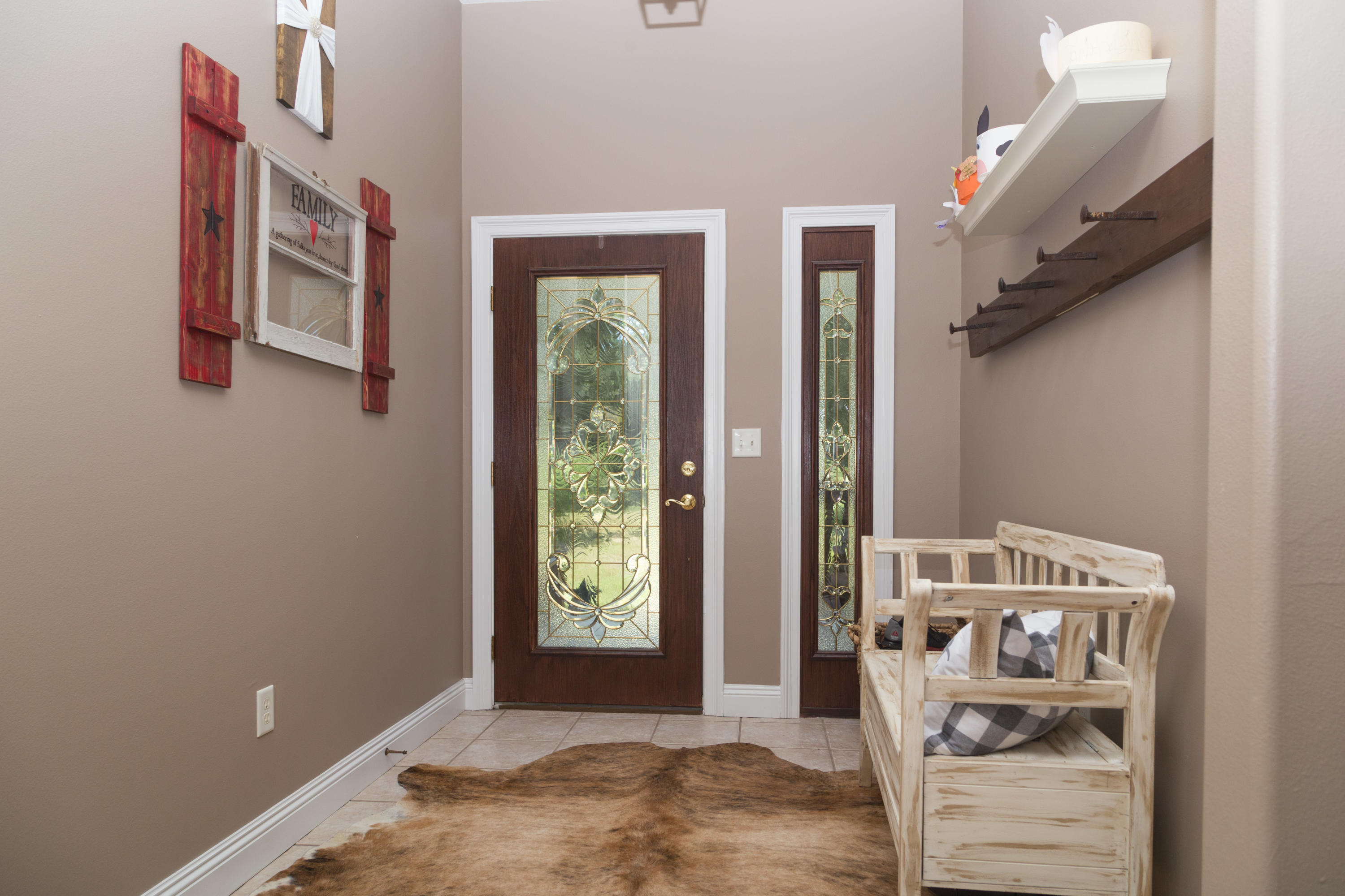 KENNEDY LAKE (UNRECORDED) - Residential