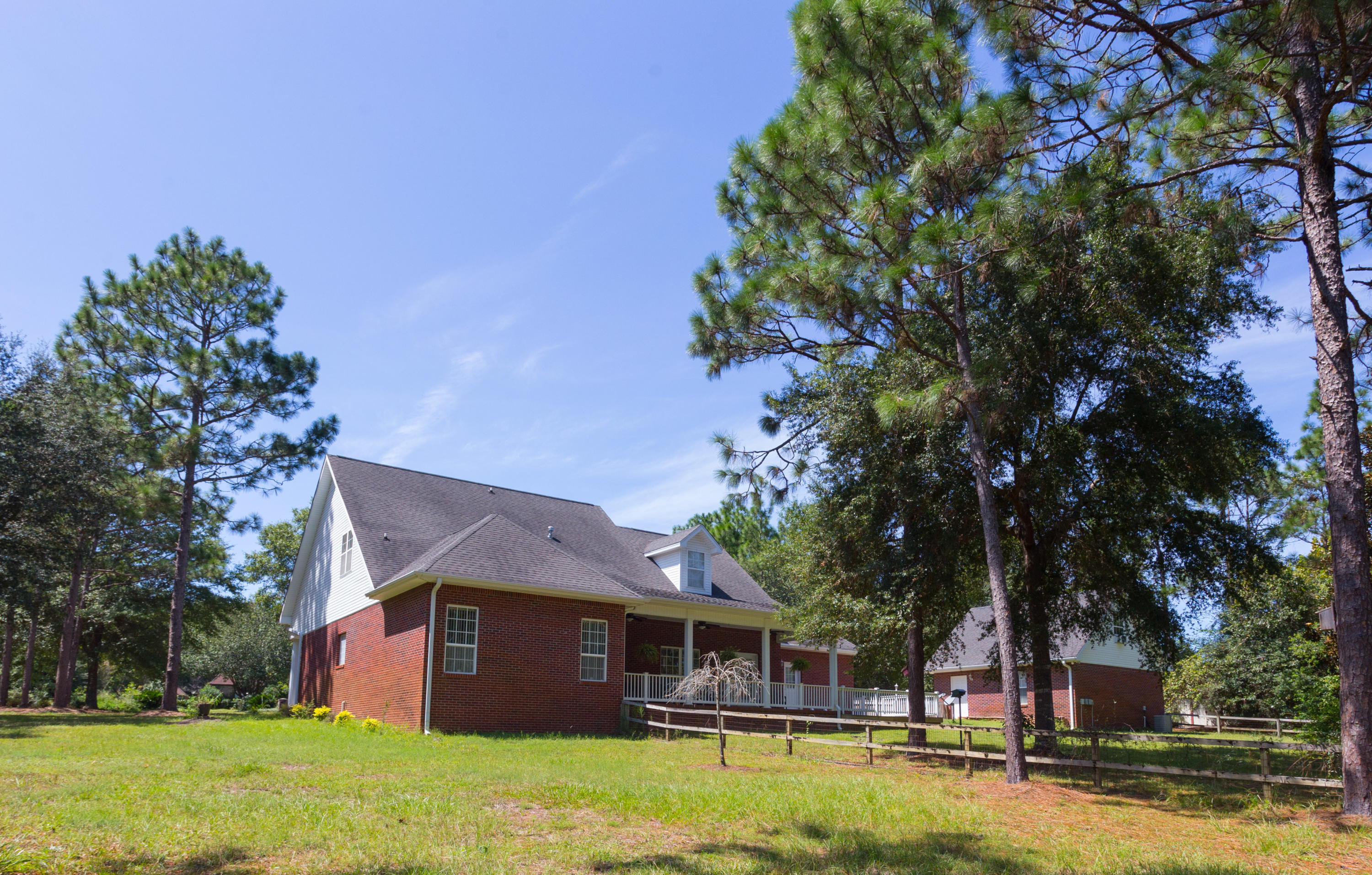 KENNEDY LAKE (UNRECORDED) - Residential