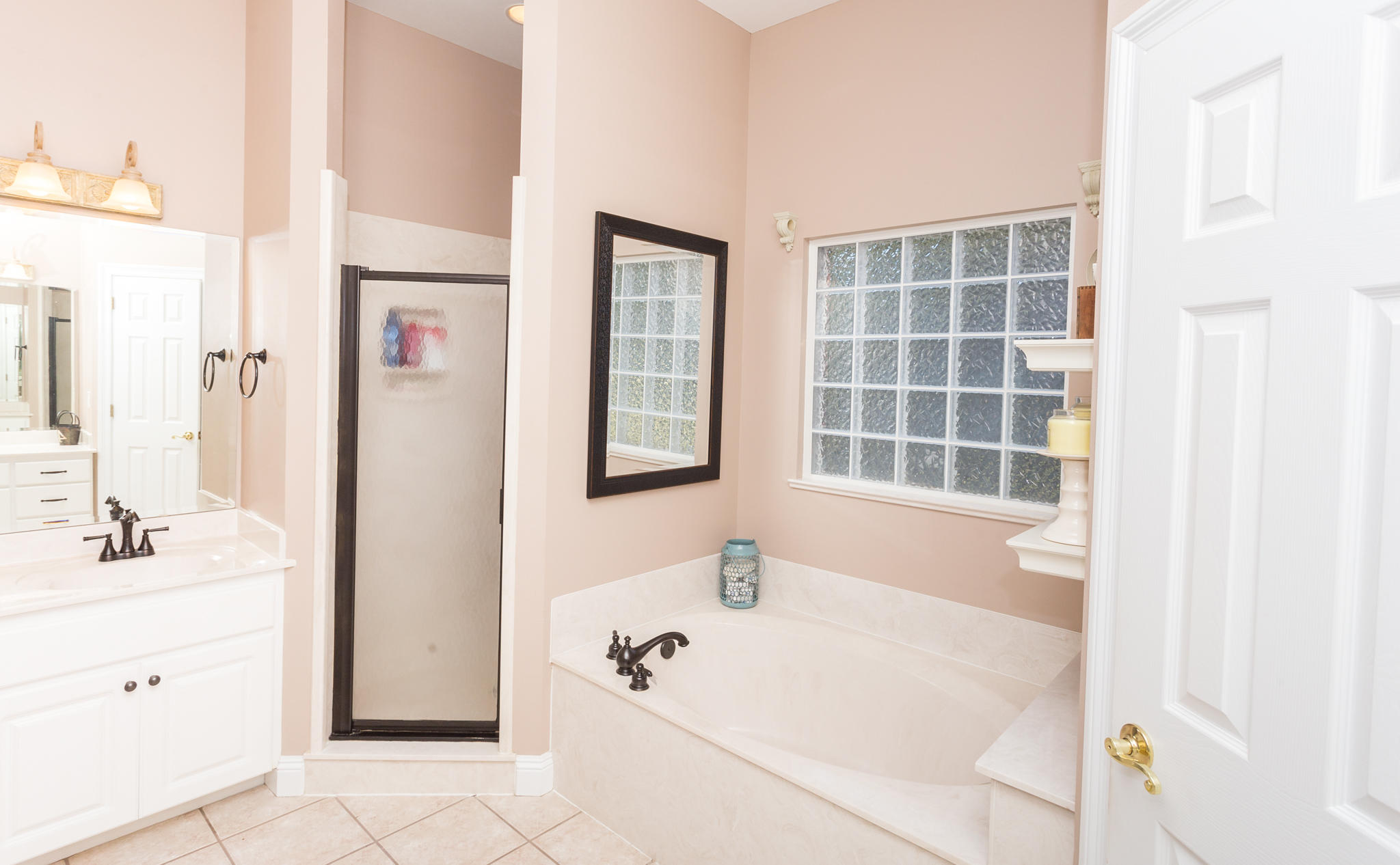 KENNEDY LAKE (UNRECORDED) - Residential