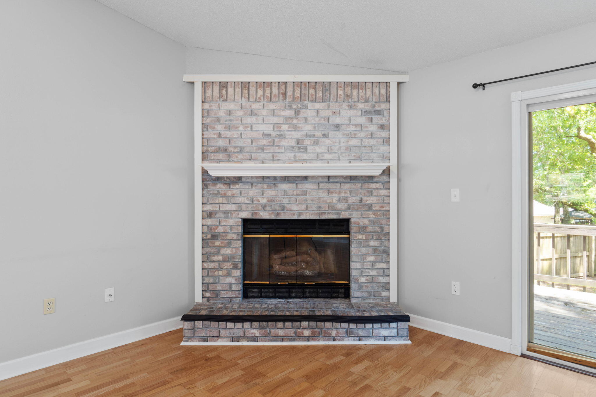 CREEKSIDE 4 - Residential