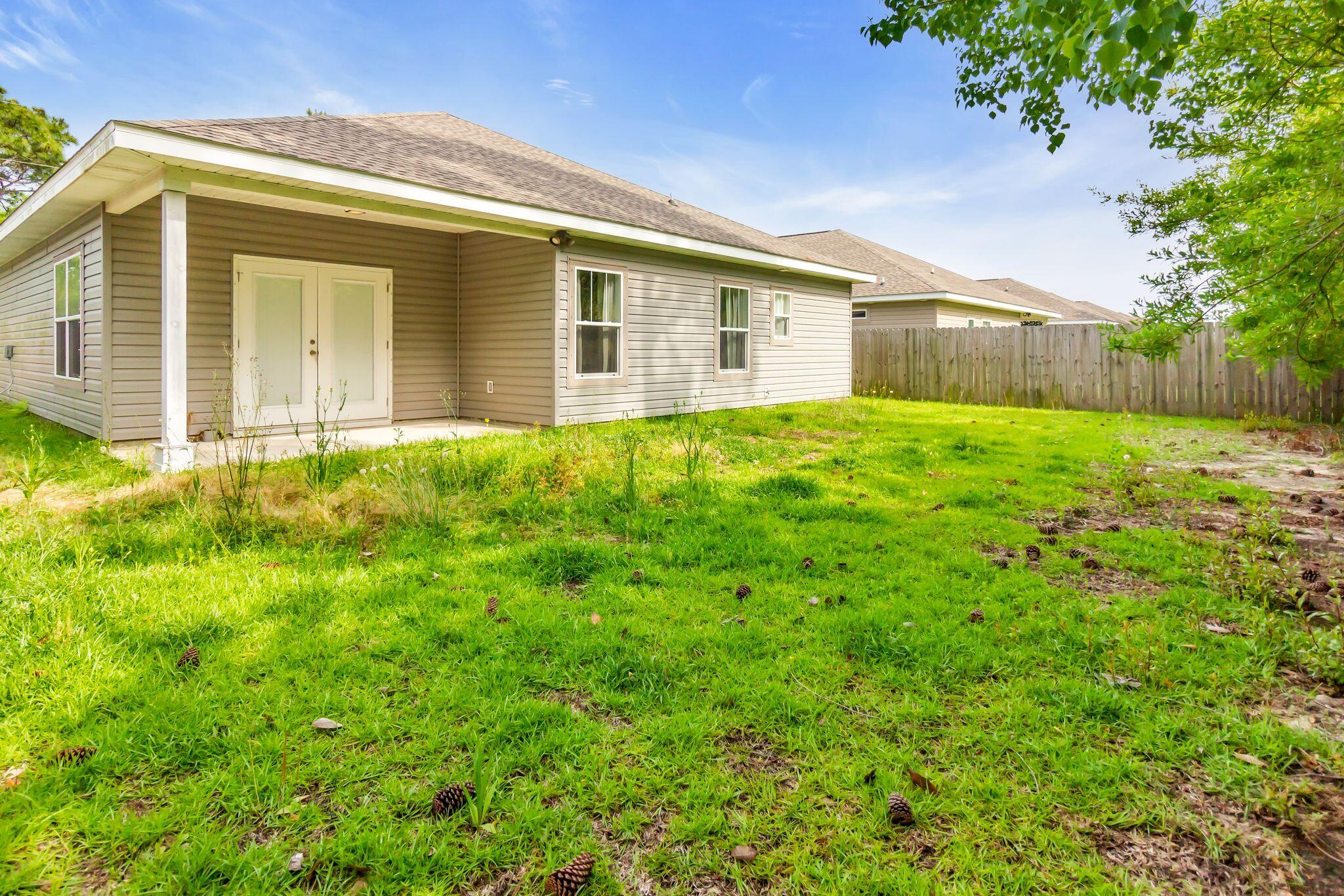 CRESCENT SHORES - Residential Lease