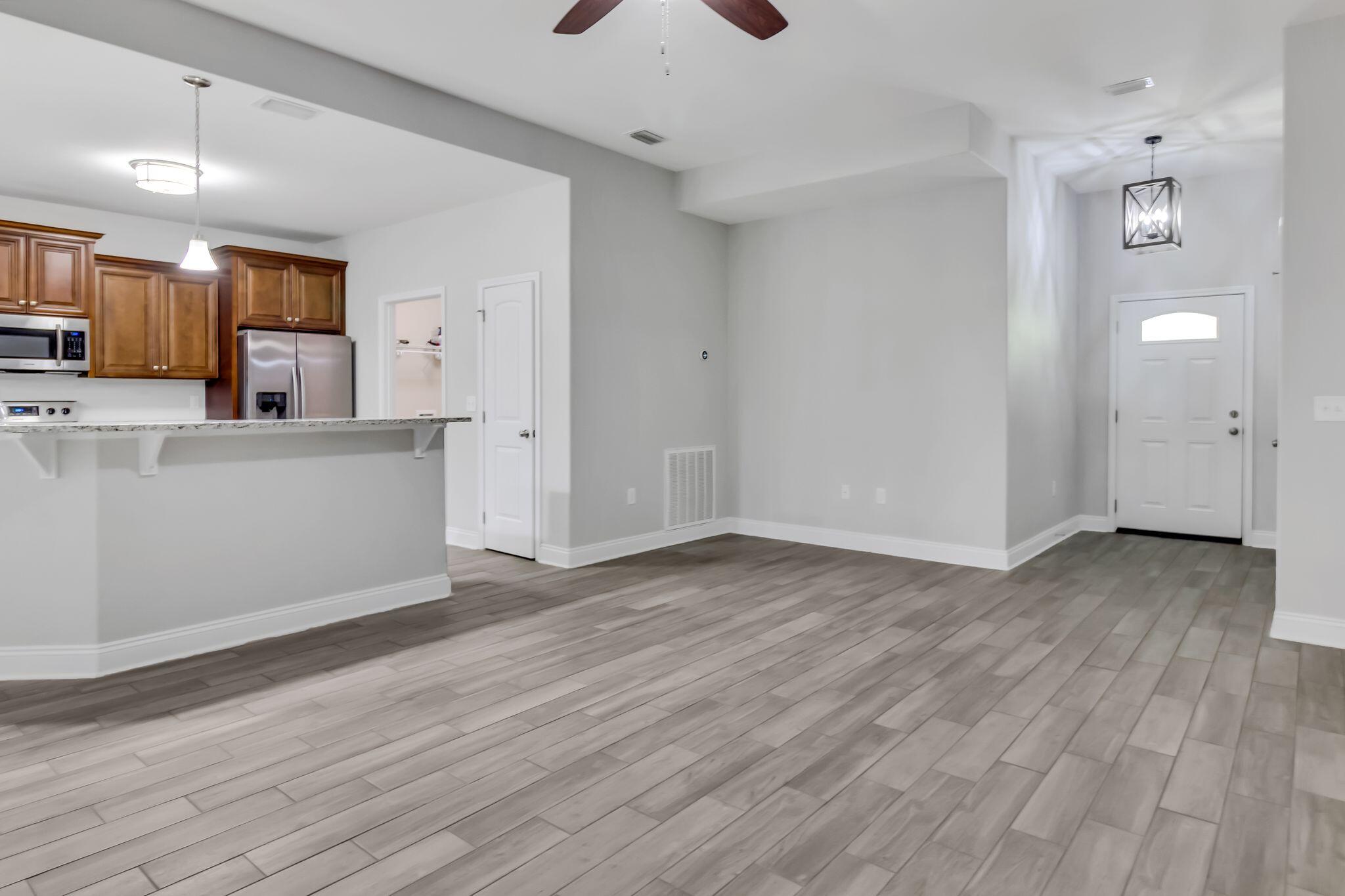 CRESCENT SHORES - Residential Lease