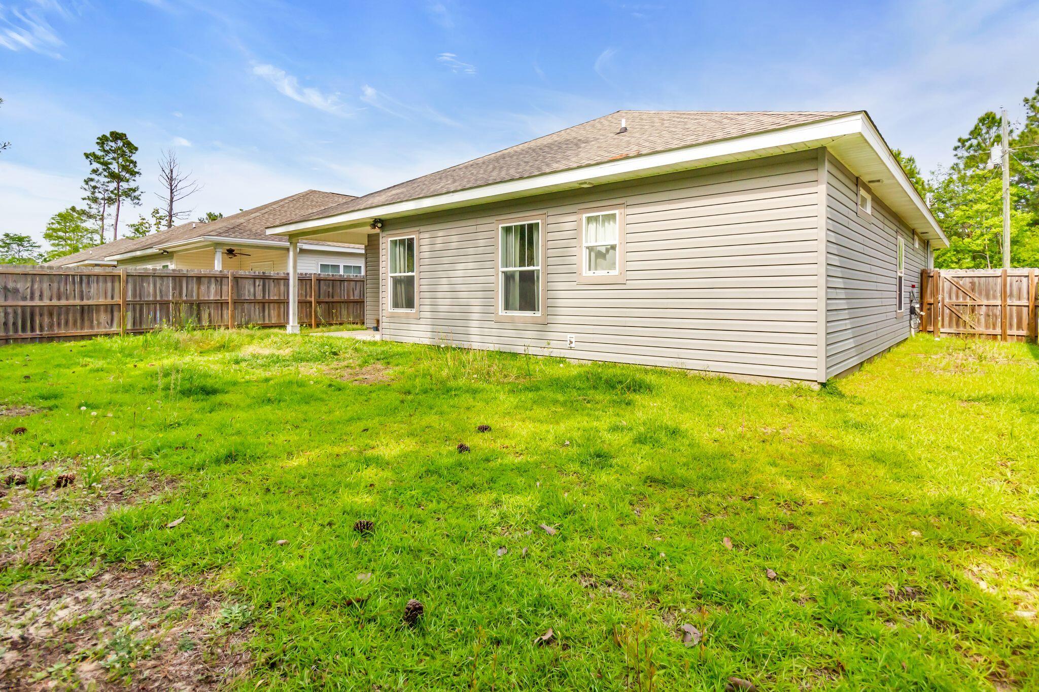 CRESCENT SHORES - Residential Lease