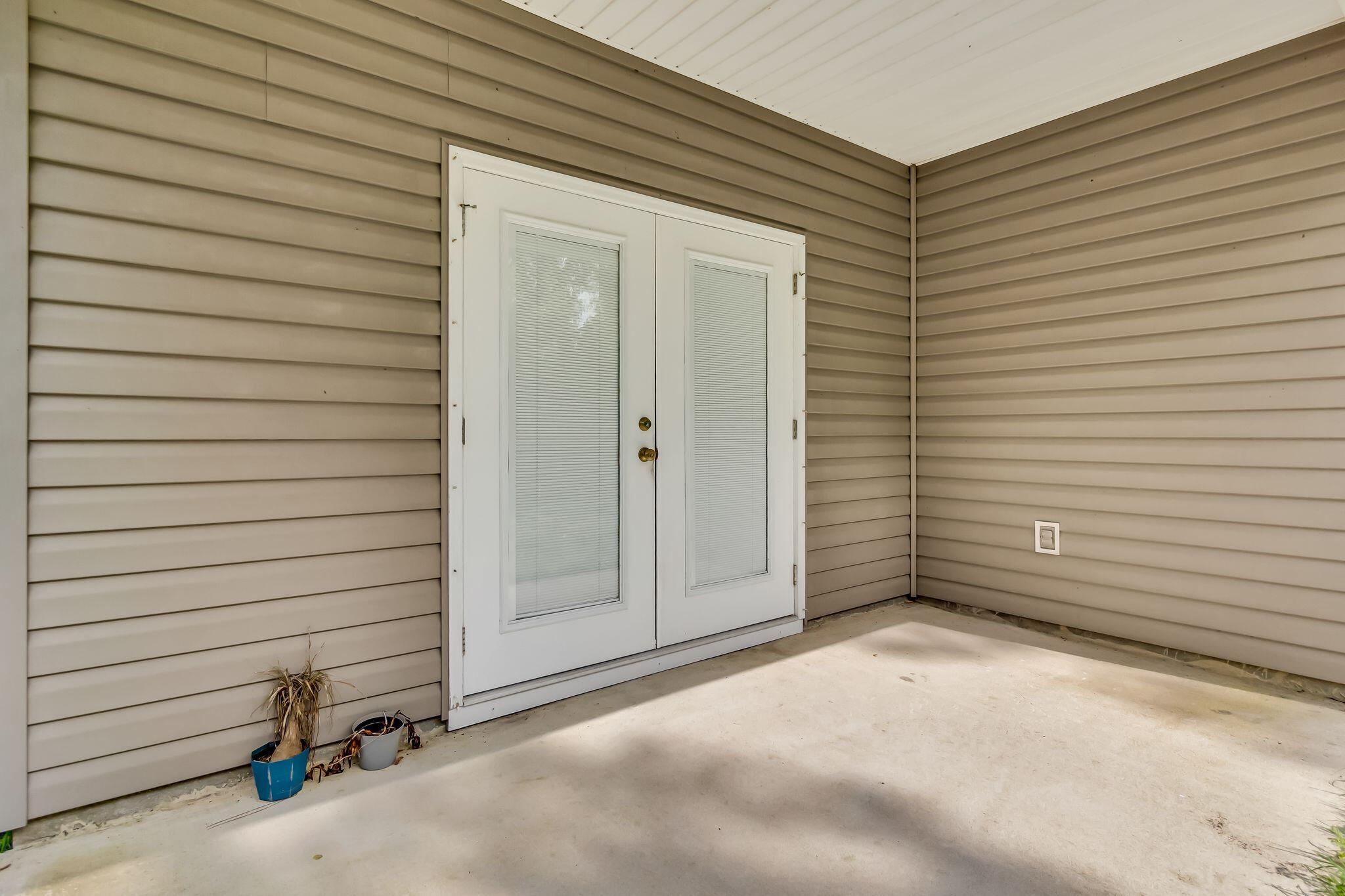 CRESCENT SHORES - Residential Lease