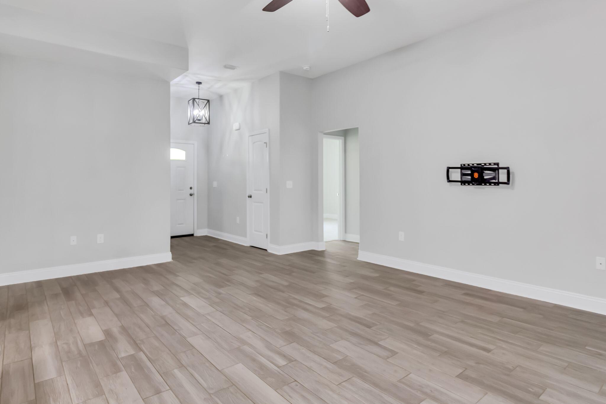 CRESCENT SHORES - Residential Lease