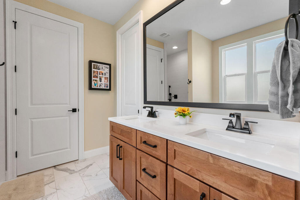 RAIDERS LANDING PH 1 - Residential