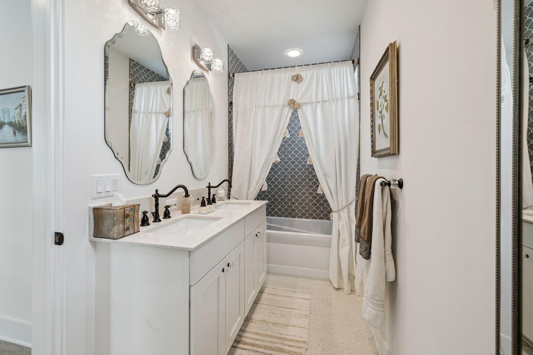 VILLAGE OF WHITE CLIFFS THE - Residential