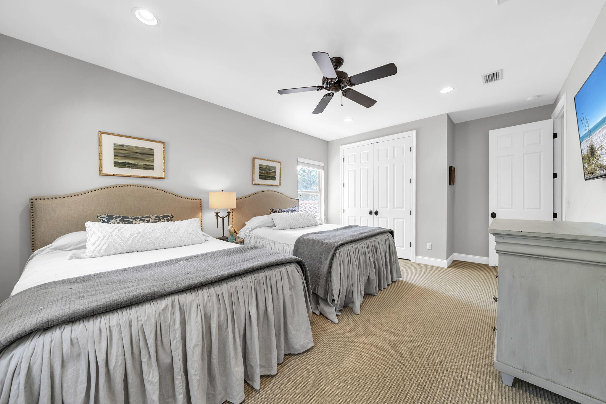 VINEYARD AT RAVEN OAKS - Residential